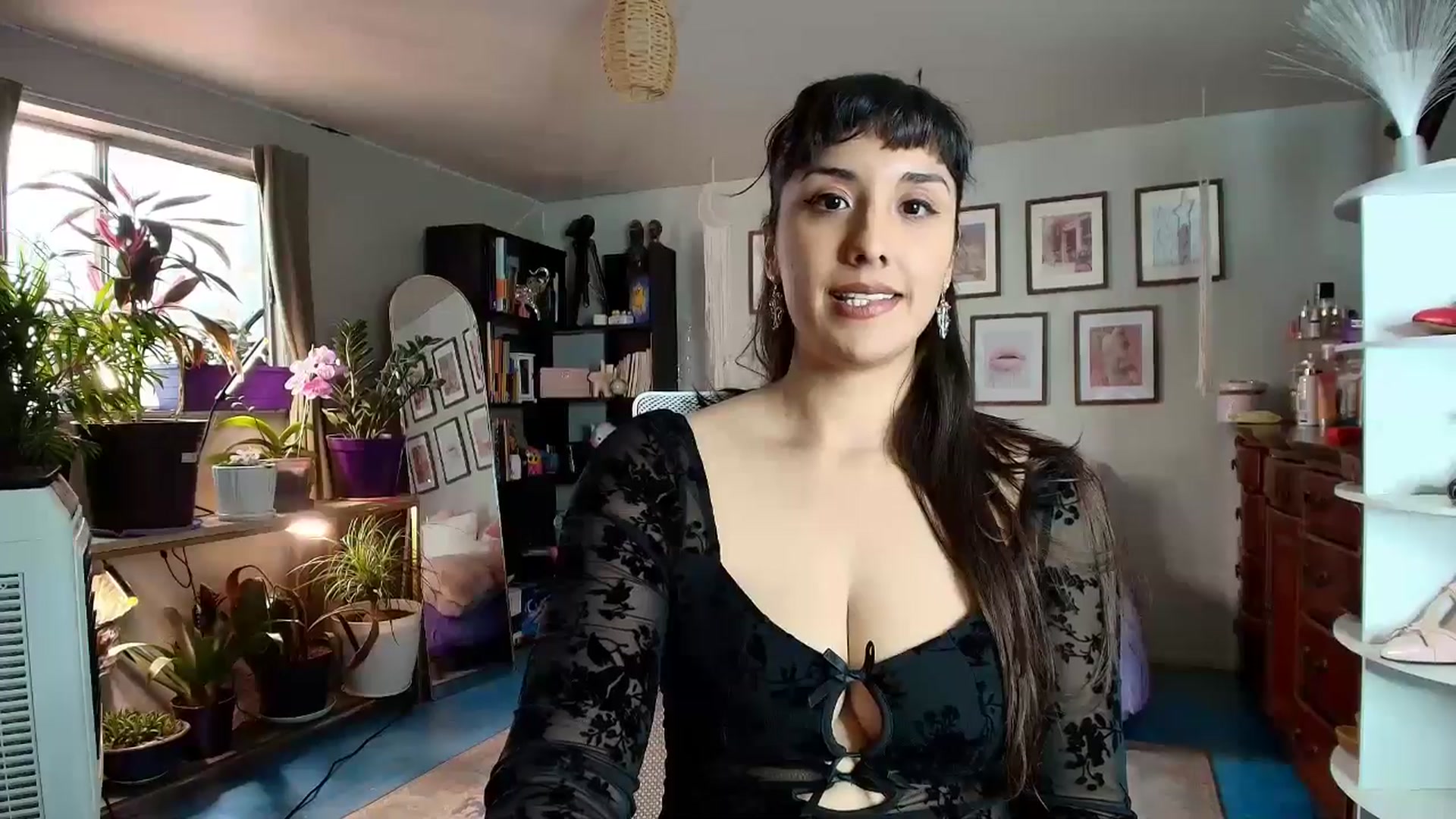 Gallery image thumbnail from FlowerNight's myfreecams stream on, 04/07/2026, 24:01 image 3 of 20