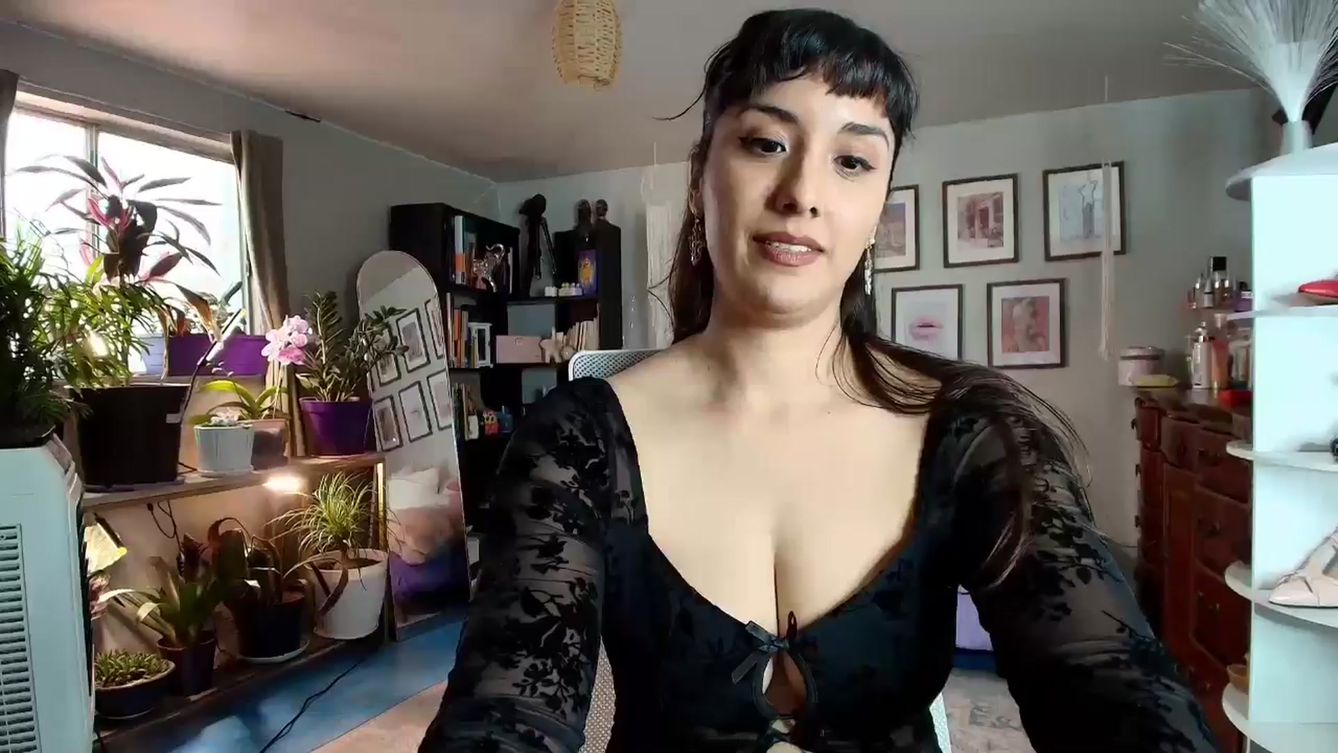 Gallery image thumbnail from FlowerNight's myfreecams stream on, 04/07/2026, 24:01 image 4 of 20