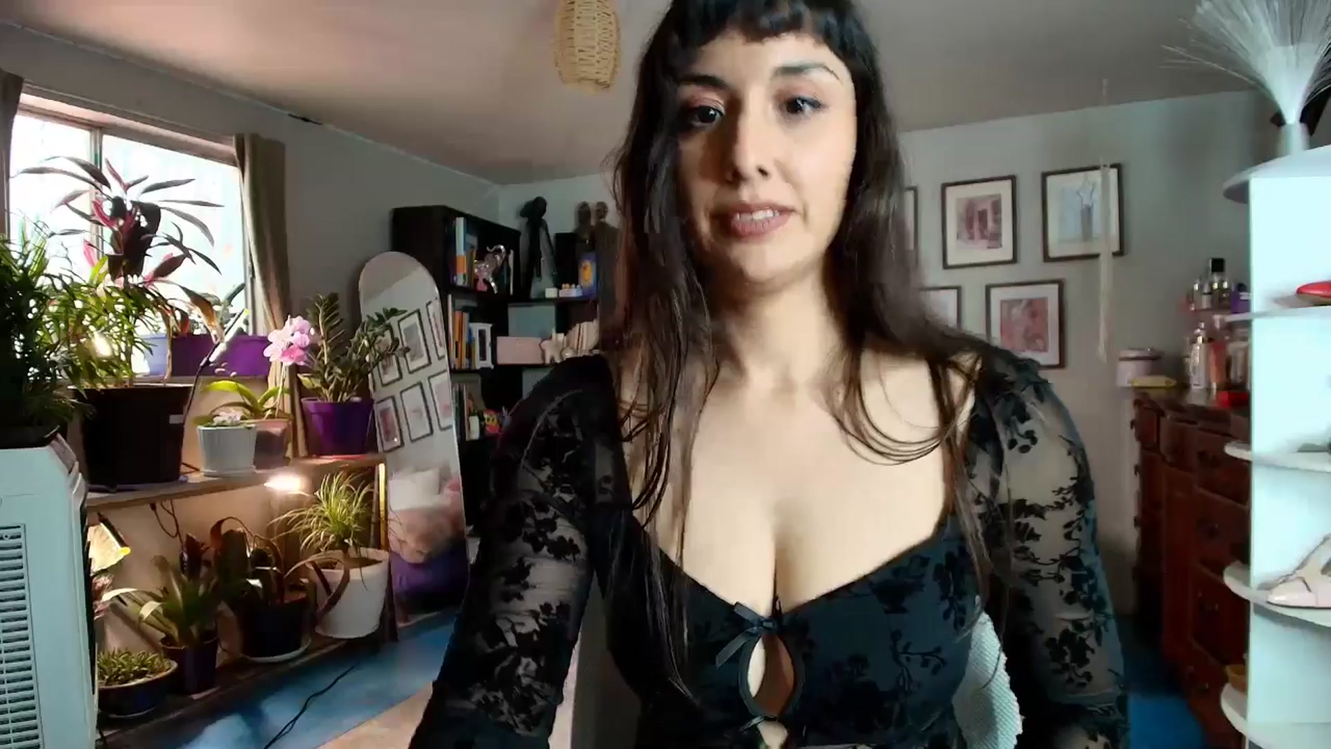 Gallery image thumbnail from FlowerNight's myfreecams stream on, 04/07/2026, 24:01 image 16 of 20