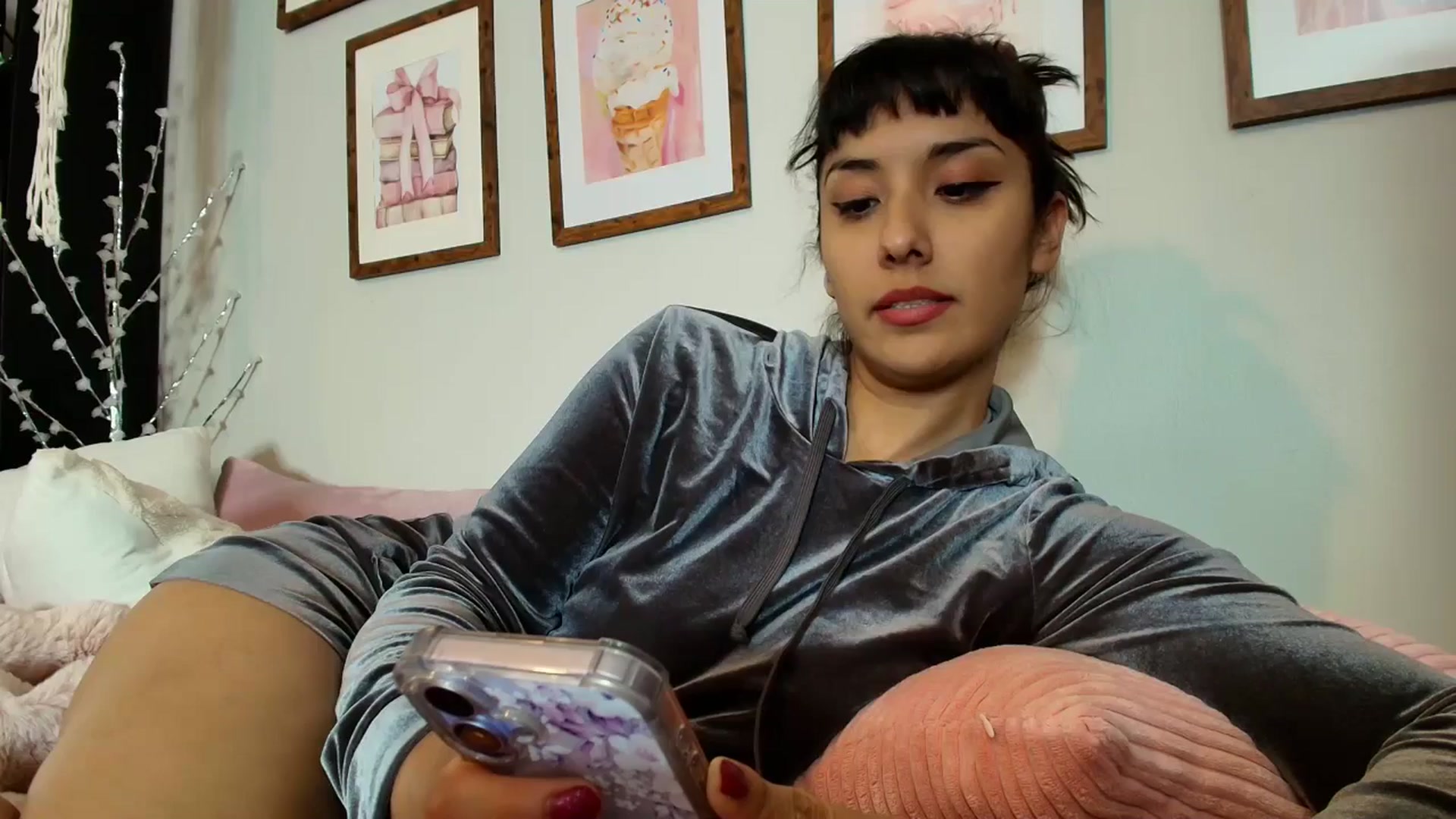 Gallery image thumbnail from FlowerNight's myfreecams stream on, 04/07/2026, 06:23 image 11 of 20