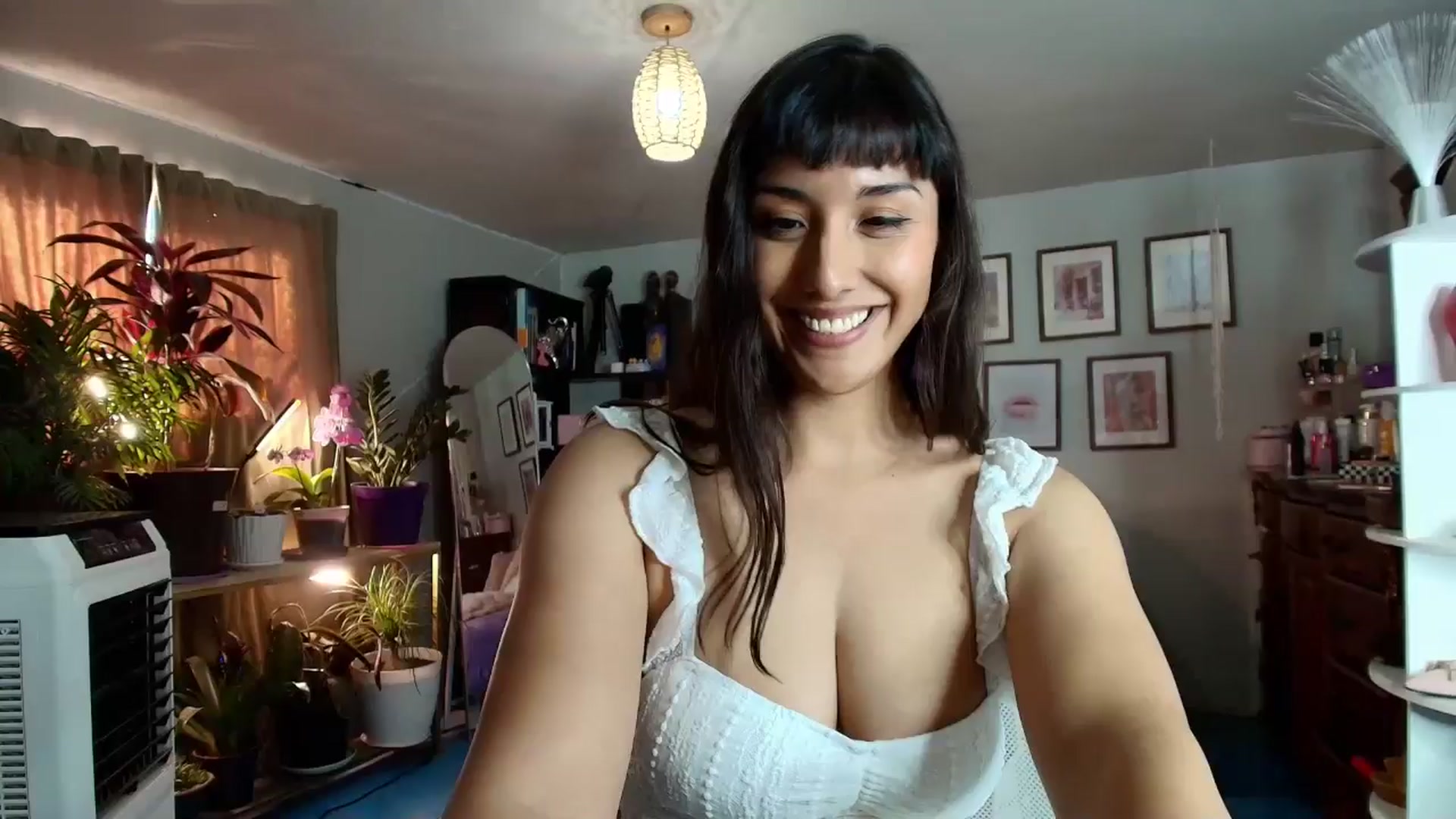 Gallery image thumbnail from FlowerNight's myfreecams stream on, 04/14/2026, 23:41 image 10 of 20