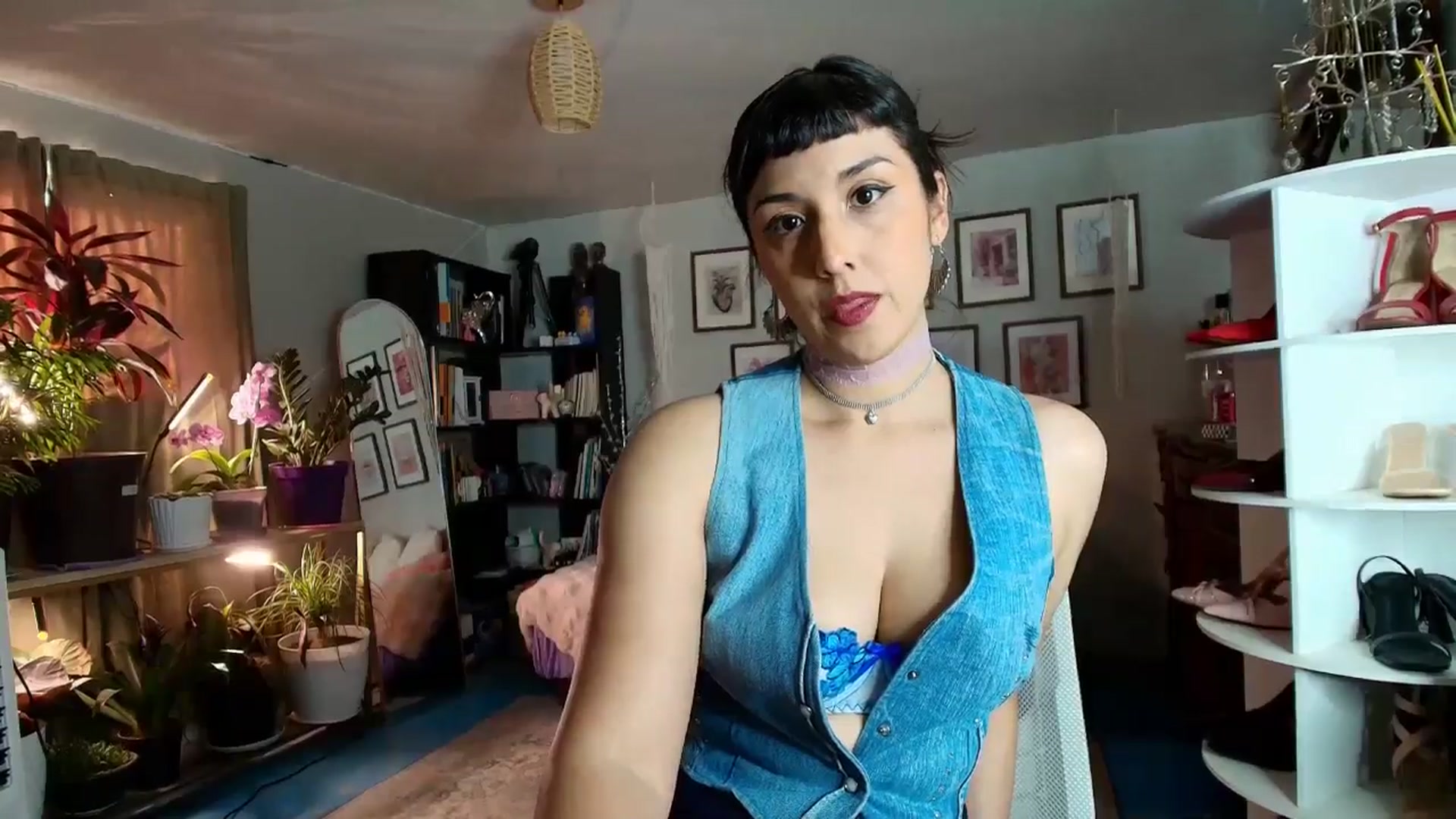 Gallery image thumbnail from FlowerNight's myfreecams stream on, 04/23/2026, 24:56 image 2 of 20