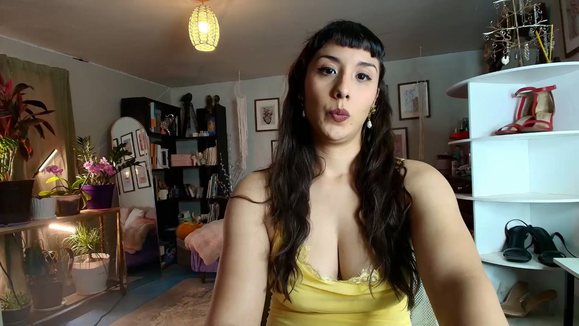 Gallery image thumbnail from FlowerNight's myfreecams stream on, 05/04/2026, 23:36 image 19 of 20