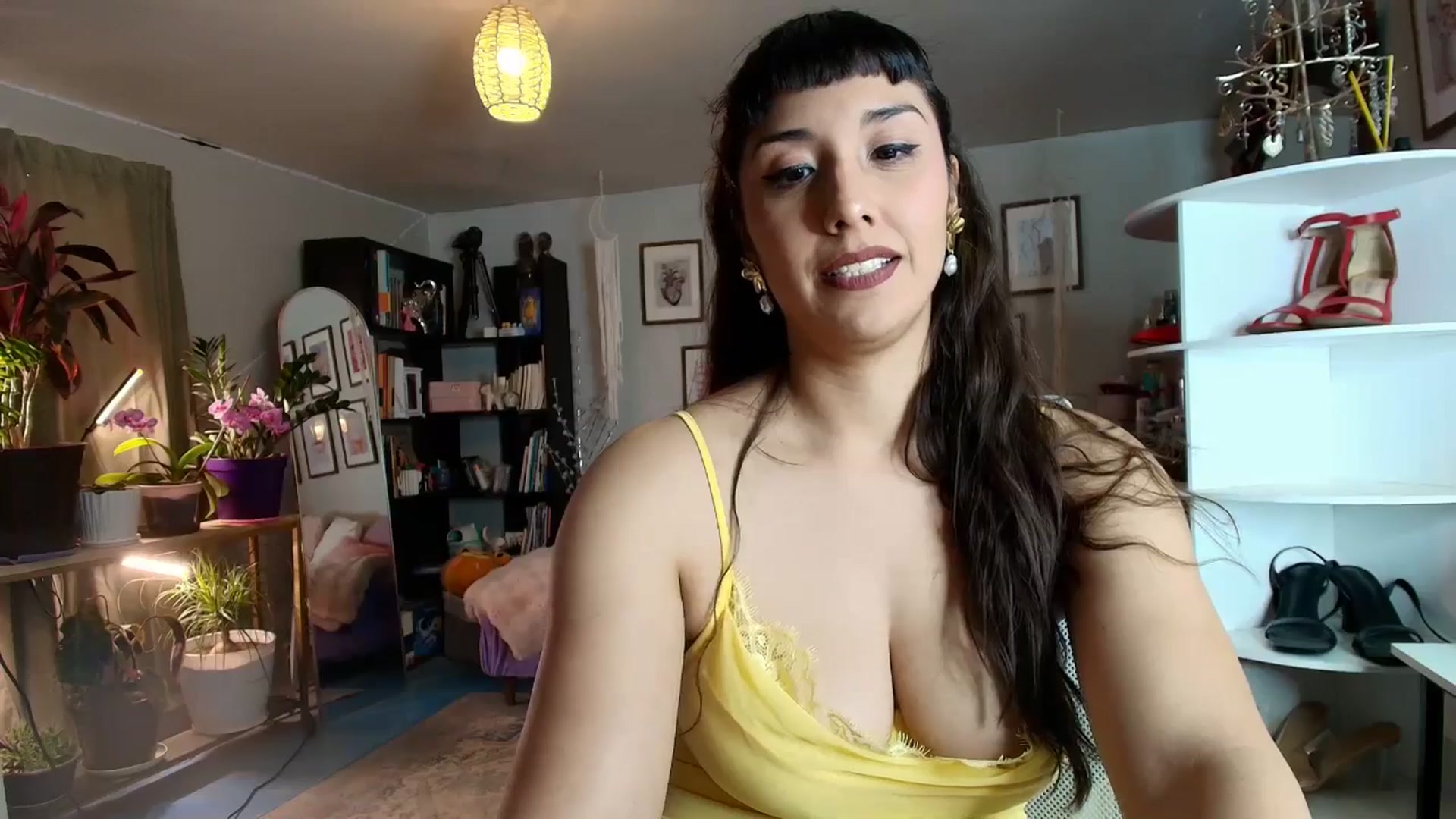 Gallery image thumbnail from FlowerNight's myfreecams stream on, 05/04/2026, 23:36 image 16 of 20