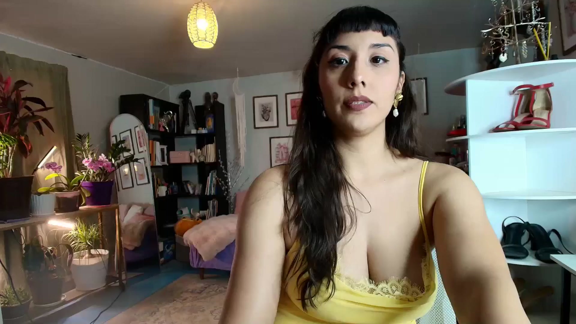 Gallery image thumbnail from FlowerNight's myfreecams stream on, 05/04/2026, 23:36 image 13 of 20