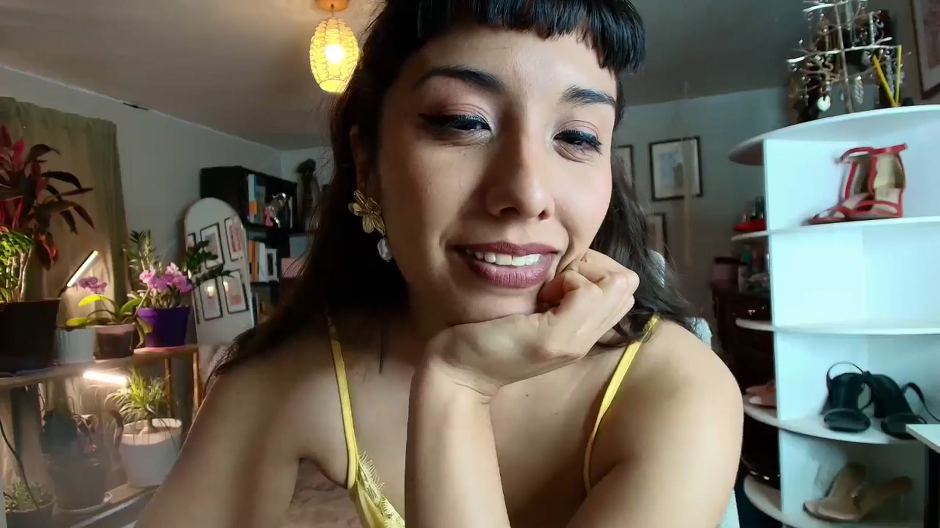 Gallery image thumbnail from FlowerNight's myfreecams stream on, 05/05/2026, 24:16 image 4 of 20