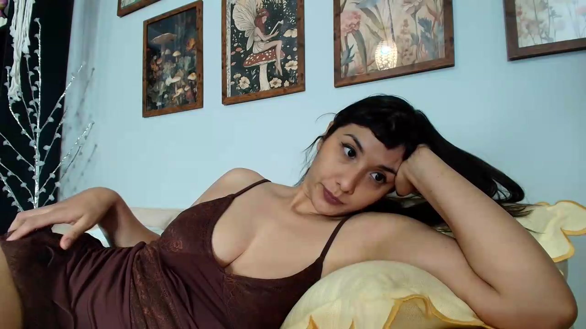 Gallery image thumbnail from FlowerNight's myfreecams stream on, 05/27/2026, 02:41 image 15 of 20