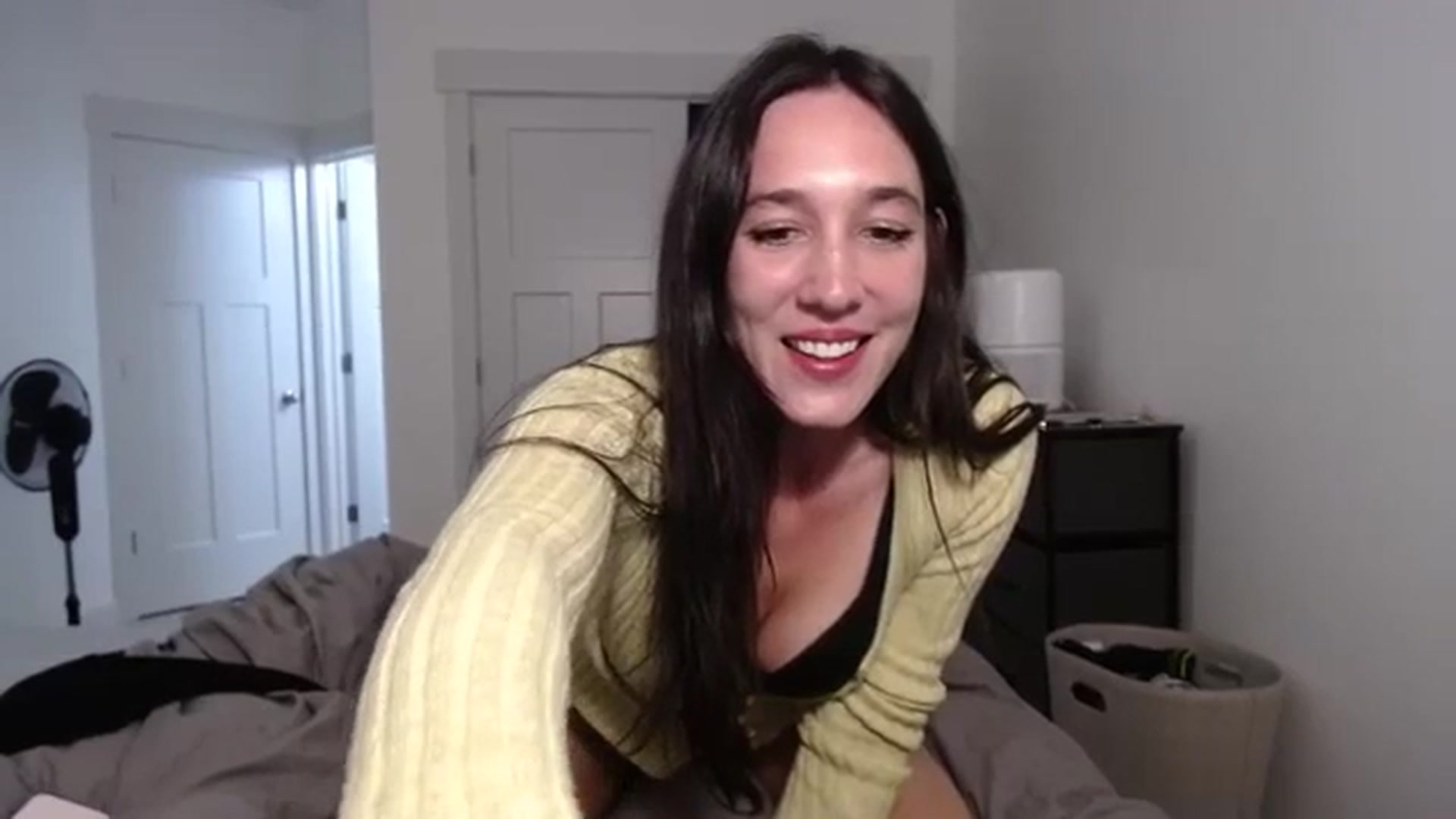 Gallery image thumbnail from Flowerchild89's myfreecams stream on, 09/19/2023, 06:52 image 6 of 20
