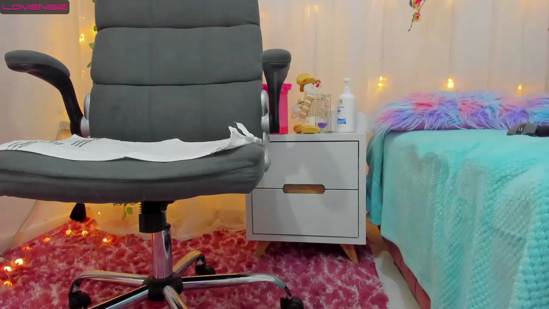 Gallery image thumbnail from Floweroflion's myfreecams stream on, 11/22/2022, 05:57 image 15 of 20