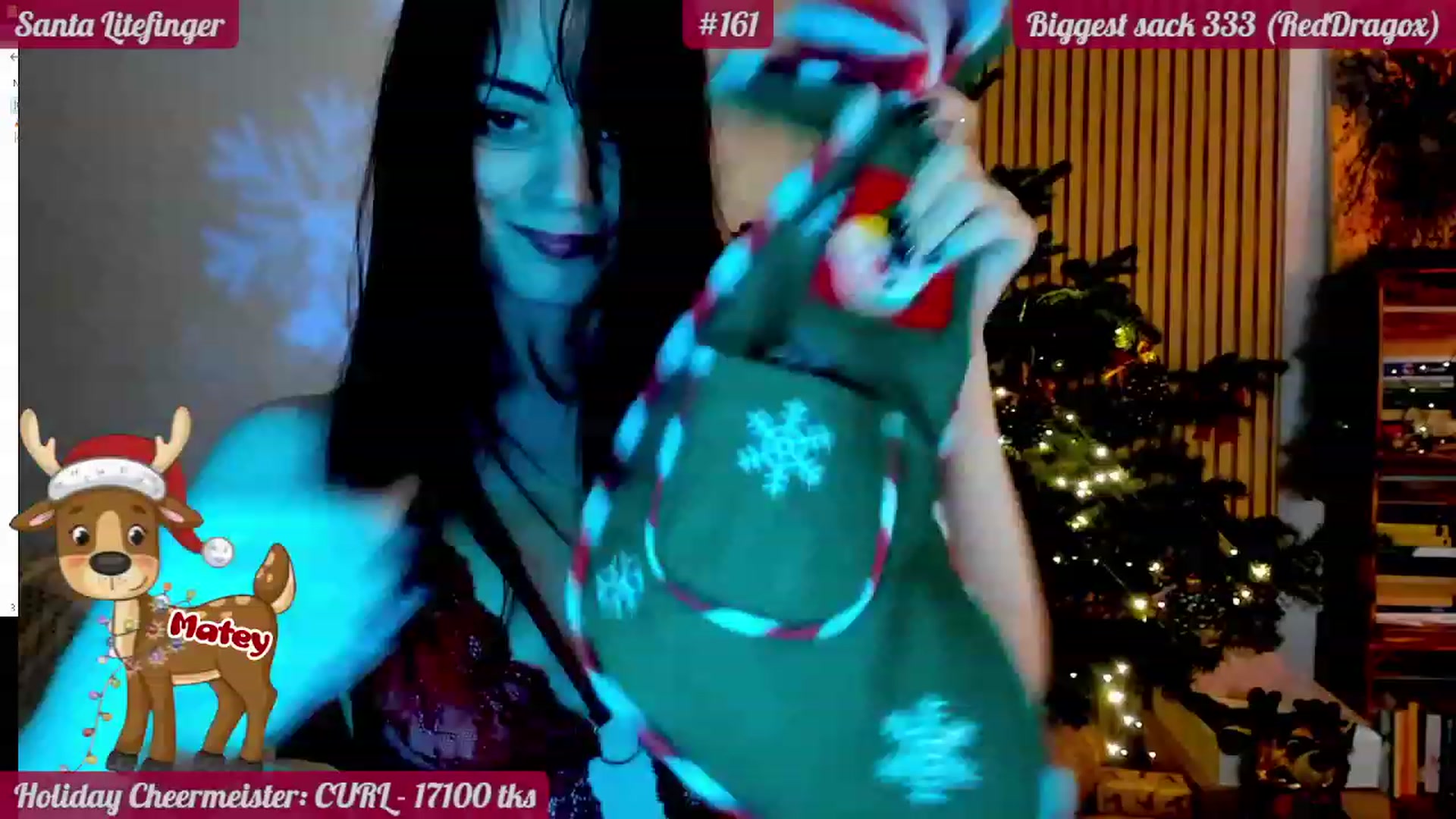 Gallery image thumbnail from FluffinRayRay's myfreecams stream on, 12/22/2022, 02:56 image 17 of 20