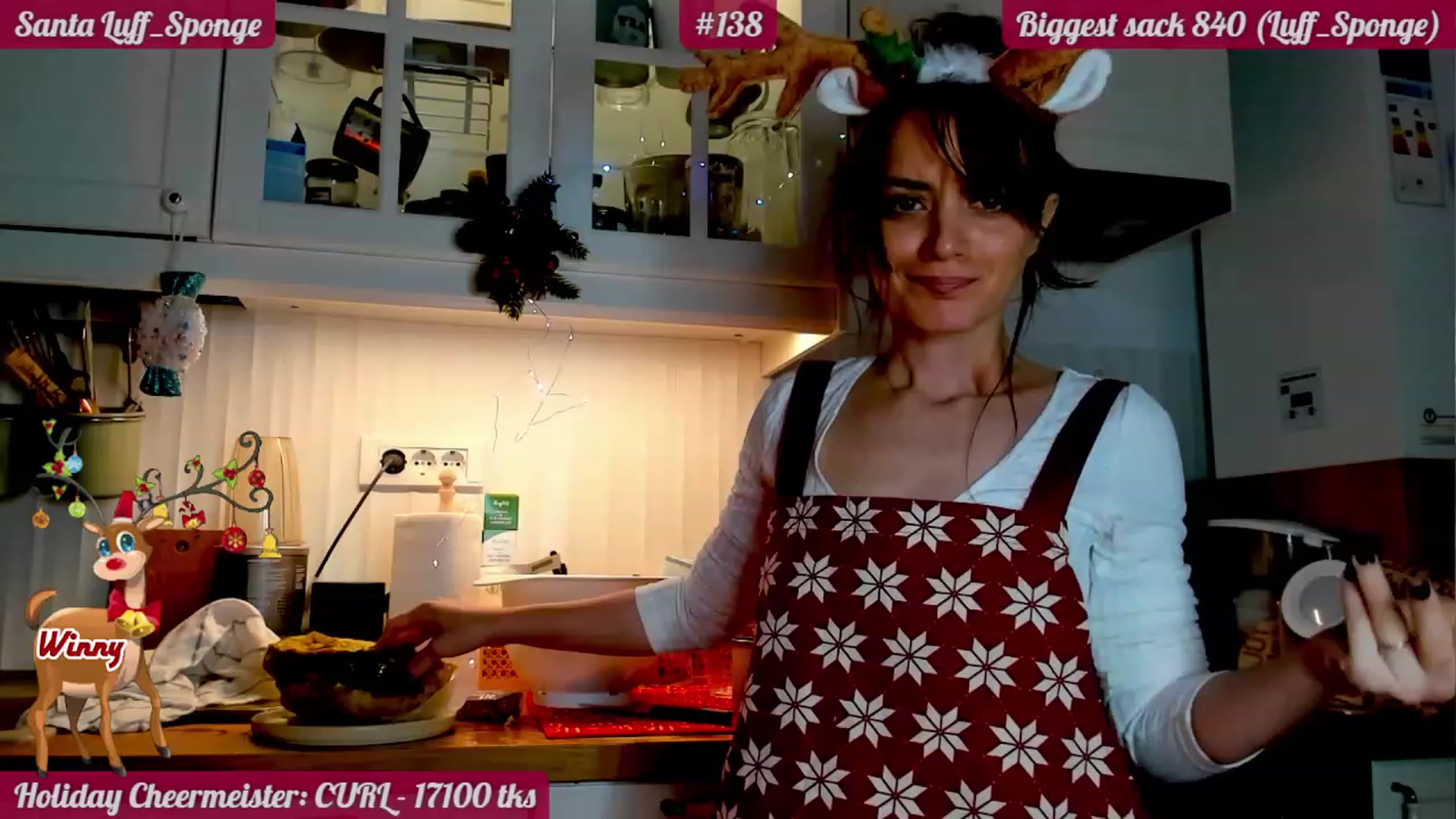 Gallery image thumbnail from FluffinRayRay's myfreecams stream on, 12/25/2022, 04:09 image 11 of 20