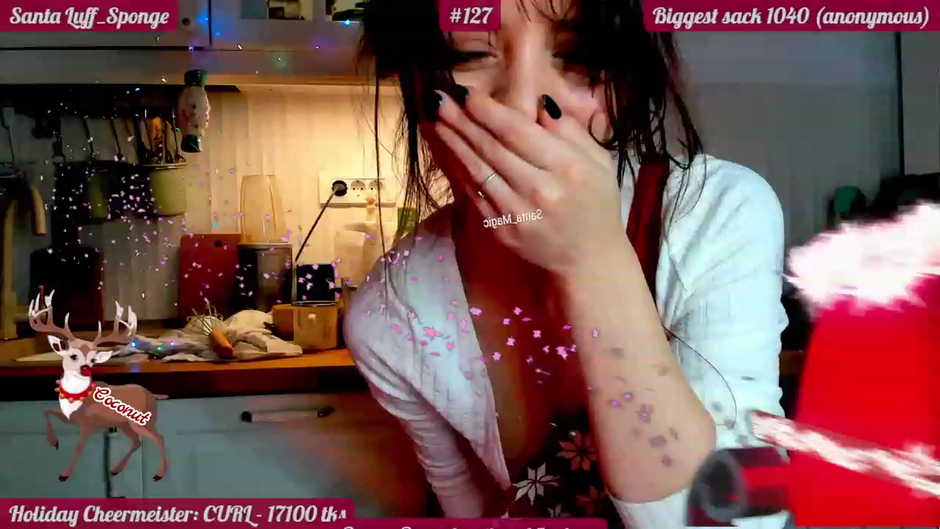 Gallery image thumbnail from FluffinRayRay's myfreecams stream on, 12/25/2022, 05:56 image 14 of 20