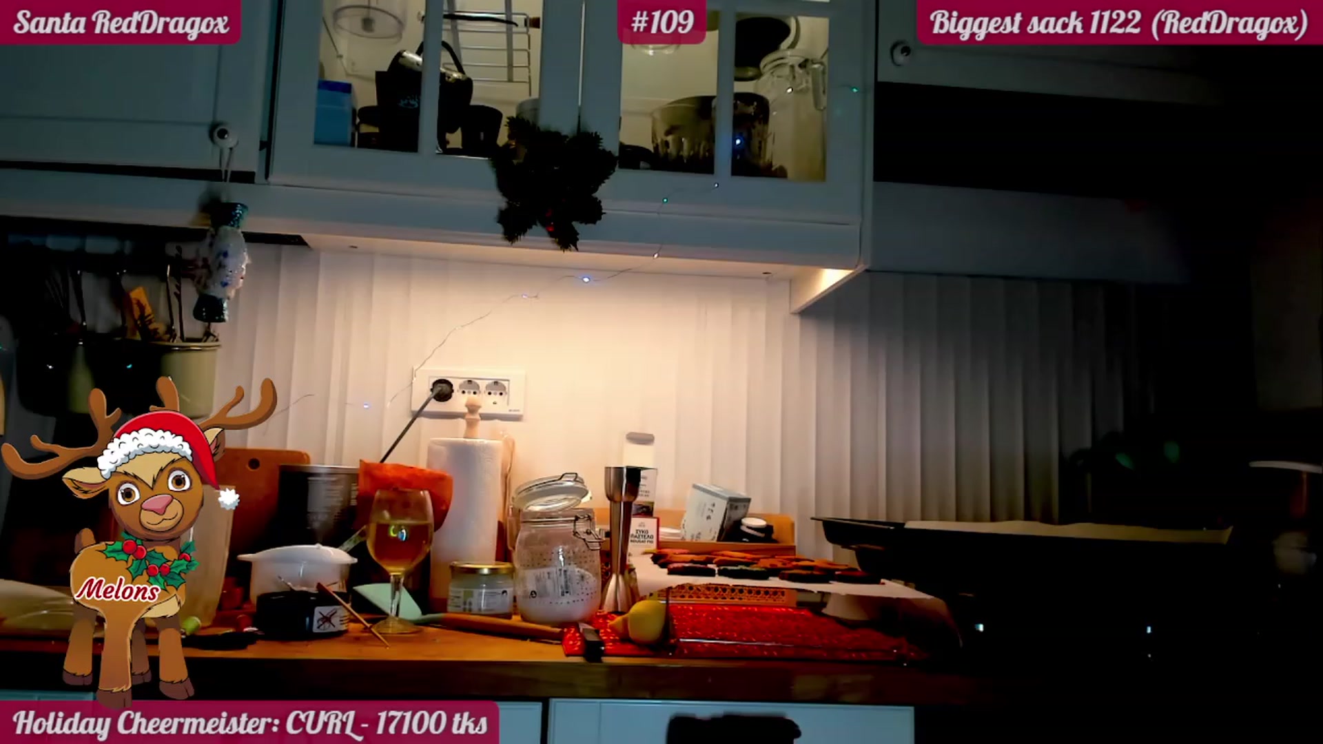 Gallery image thumbnail from FluffinRayRay's myfreecams stream on, 12/27/2022, 03:56 image 17 of 20