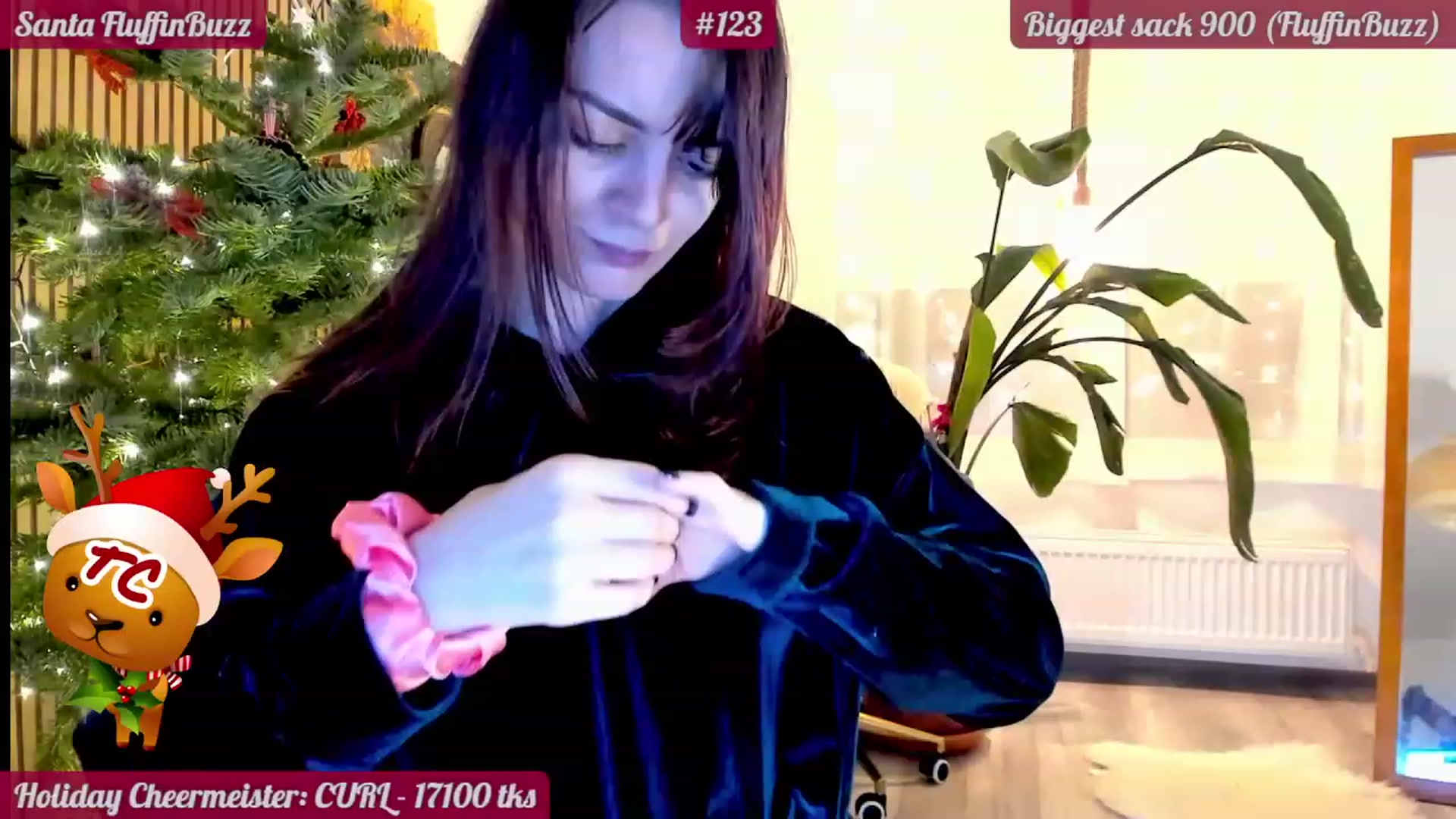 Gallery image thumbnail from FluffinRayRay's myfreecams stream on, 12/31/2022, 02:46 image 13 of 20