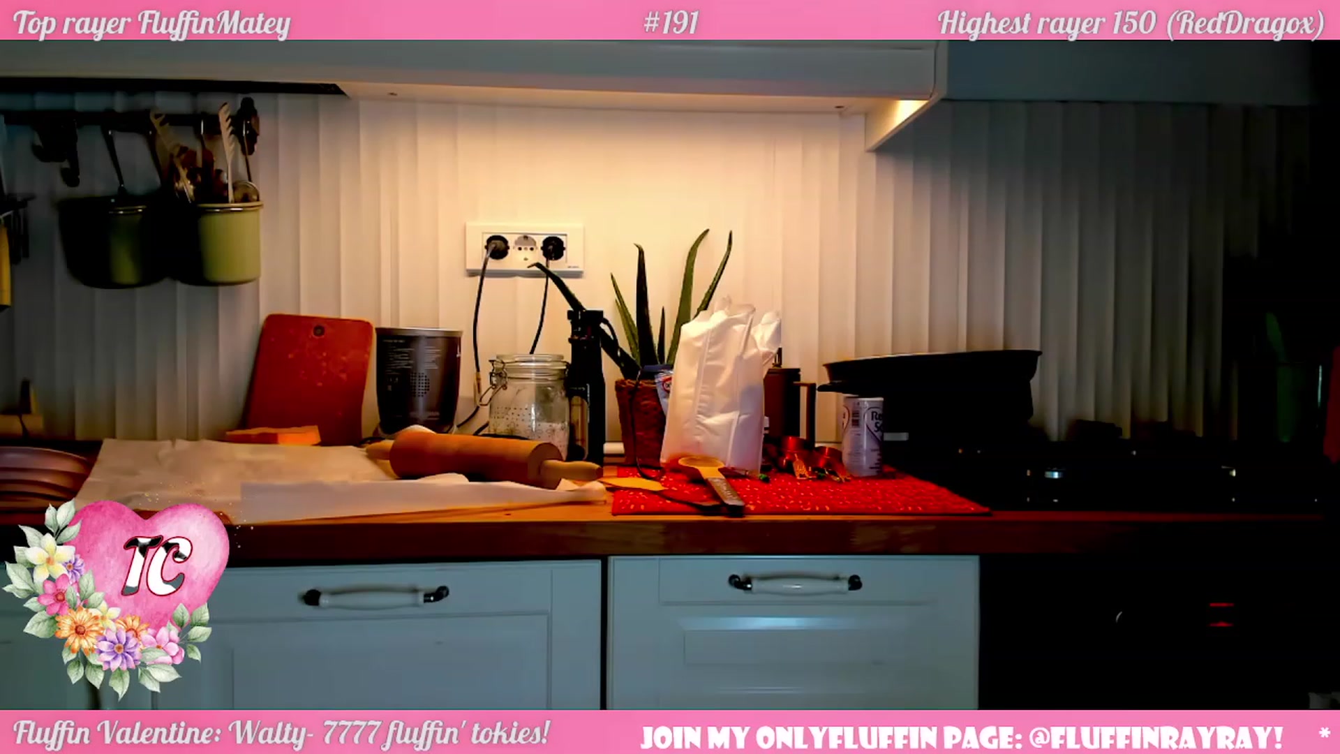 Gallery image thumbnail from FluffinRayRay's myfreecams stream on, 02/13/2023, 05:04 image 16 of 20