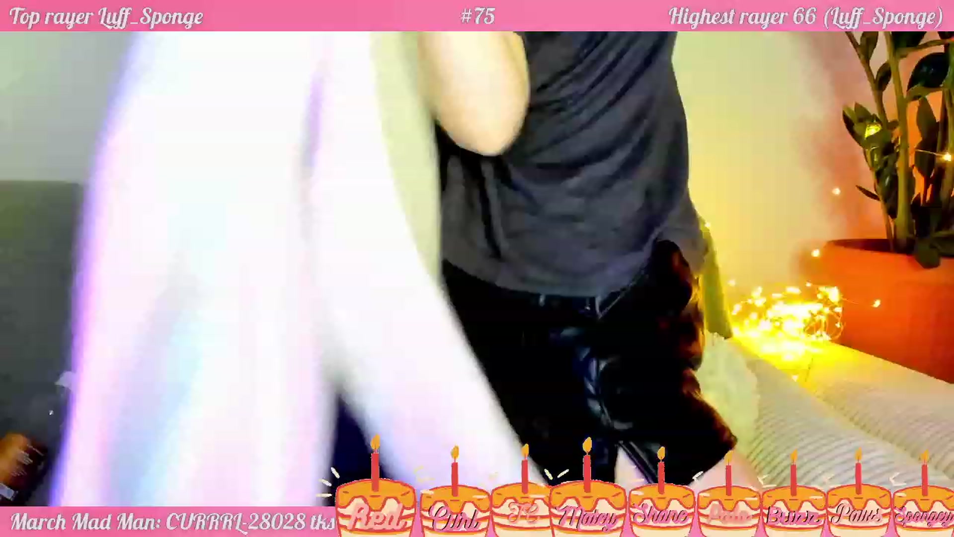 Gallery image thumbnail from FluffinRayRay's myfreecams stream on, 03/16/2023, 24:00 image 8 of 20
