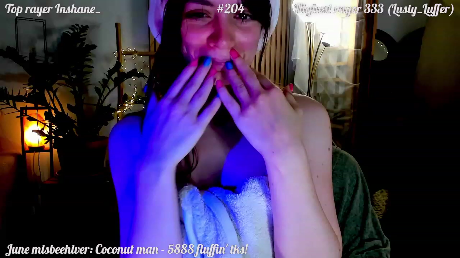 Gallery image thumbnail from FluffinRayRay's myfreecams stream on, 06/26/2023, 24:50 image 10 of 20