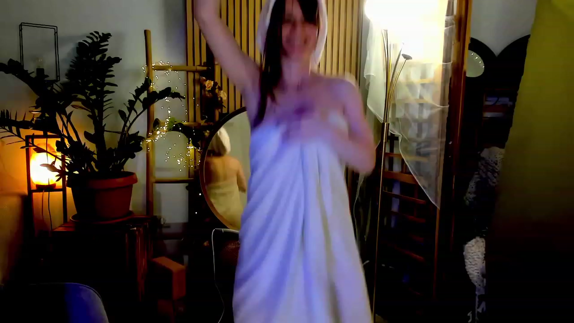 Gallery image thumbnail from FluffinRayRay's myfreecams stream on, 06/26/2023, 24:50 image 14 of 20