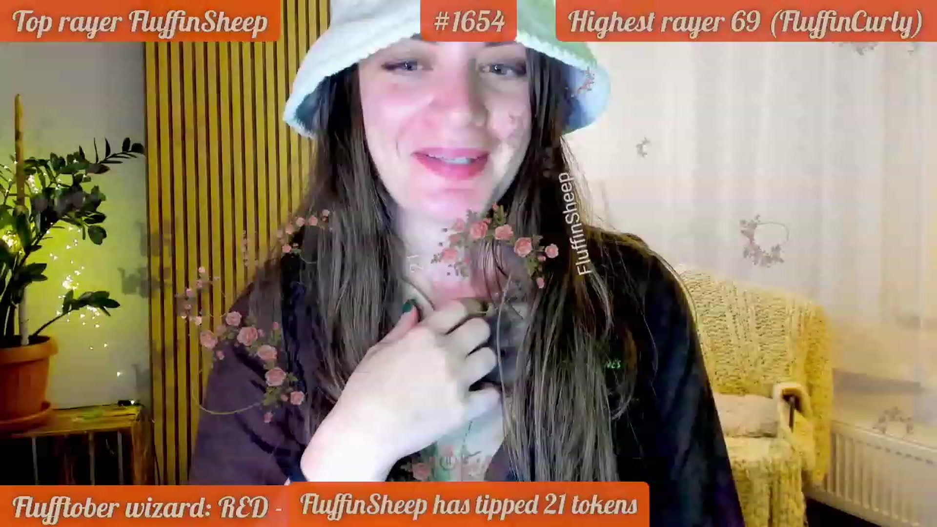 Gallery image thumbnail from FluffinRayRay's myfreecams stream on, 10/26/2023, 24:09 image 6 of 20