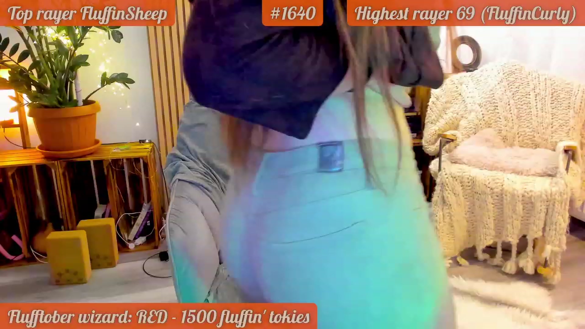 Gallery image thumbnail from FluffinRayRay's myfreecams stream on, 10/26/2023, 24:09 image 12 of 20