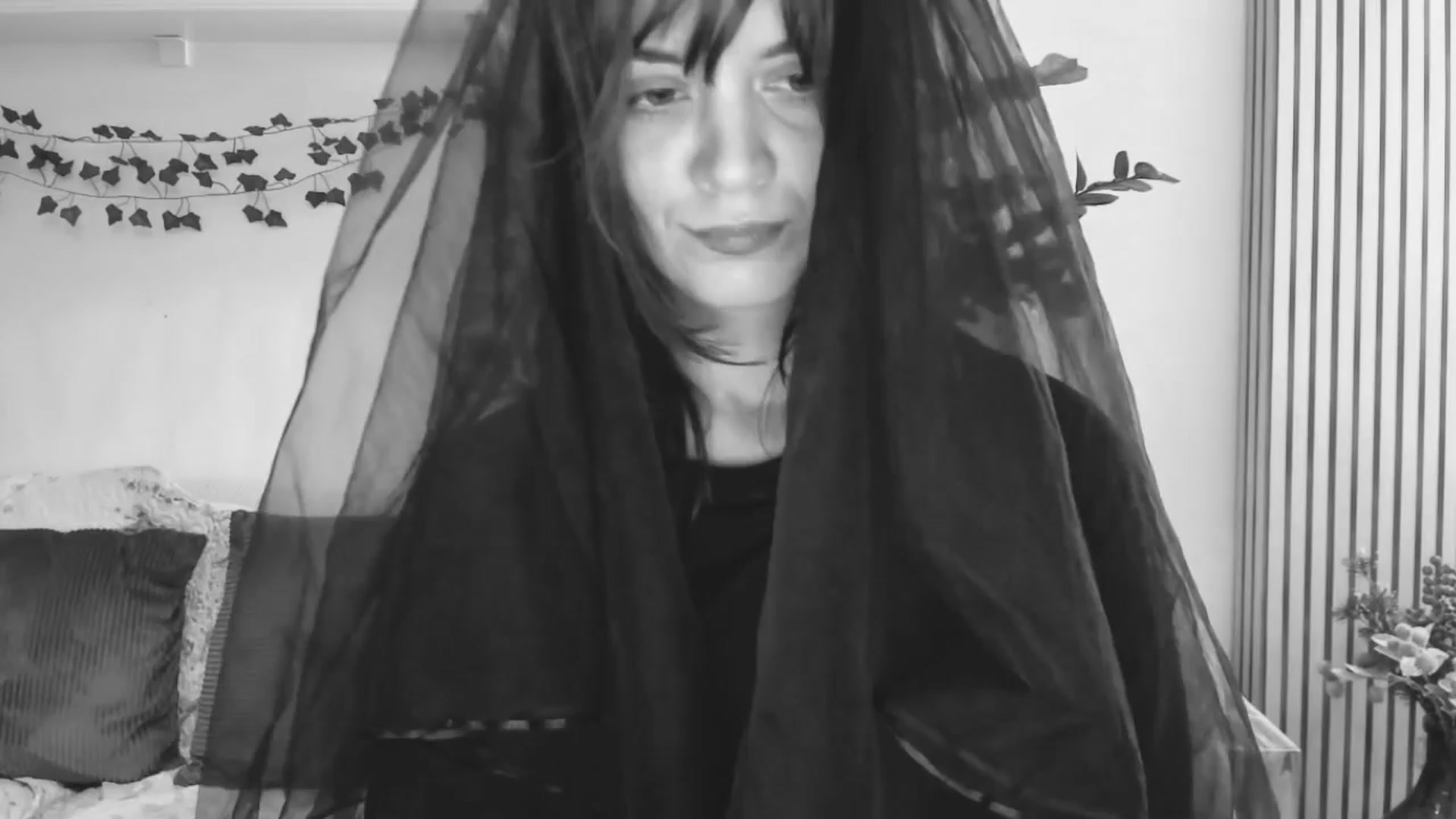 Gallery image thumbnail from FluffinRayRay's myfreecams stream on, 03/28/2024, 02:17 image 2 of 20