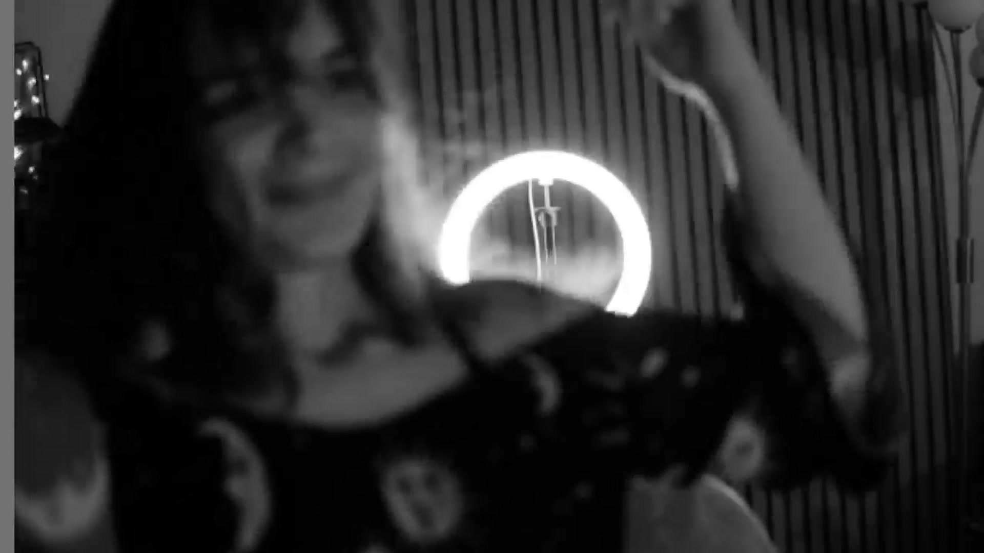 Gallery image thumbnail from FluffinRayRay's myfreecams stream on, 04/09/2024, 01:16 image 19 of 20
