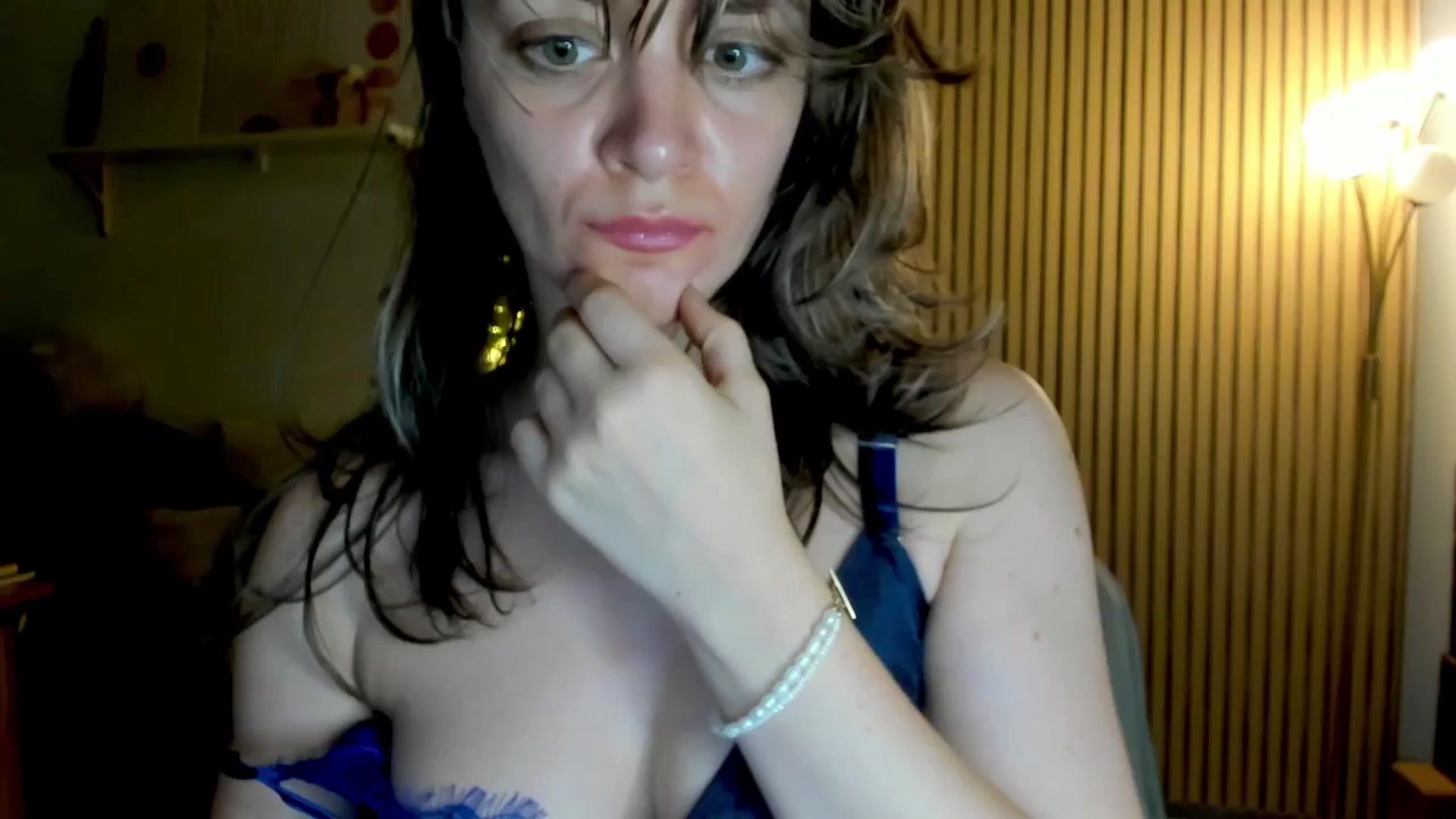 Gallery image thumbnail from FluffinRayRay's myfreecams stream on, 07/31/2024, 01:52 image 15 of 20