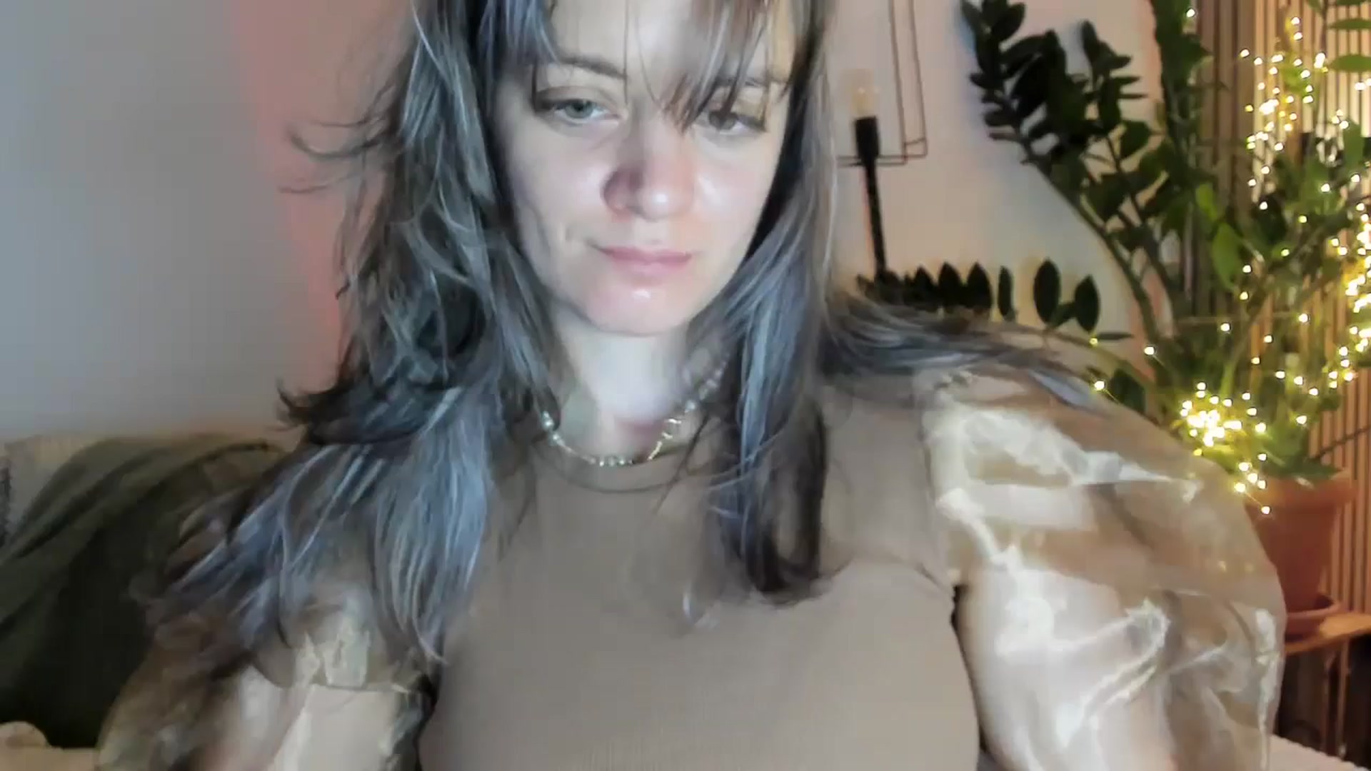 Gallery image thumbnail from FluffinRayRay's myfreecams stream on, 08/09/2024, 24:31 image 10 of 20