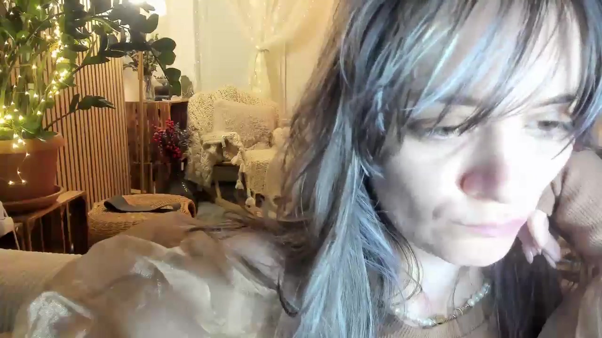Gallery image thumbnail from FluffinRayRay's myfreecams stream on, 08/09/2024, 01:56 image 15 of 20