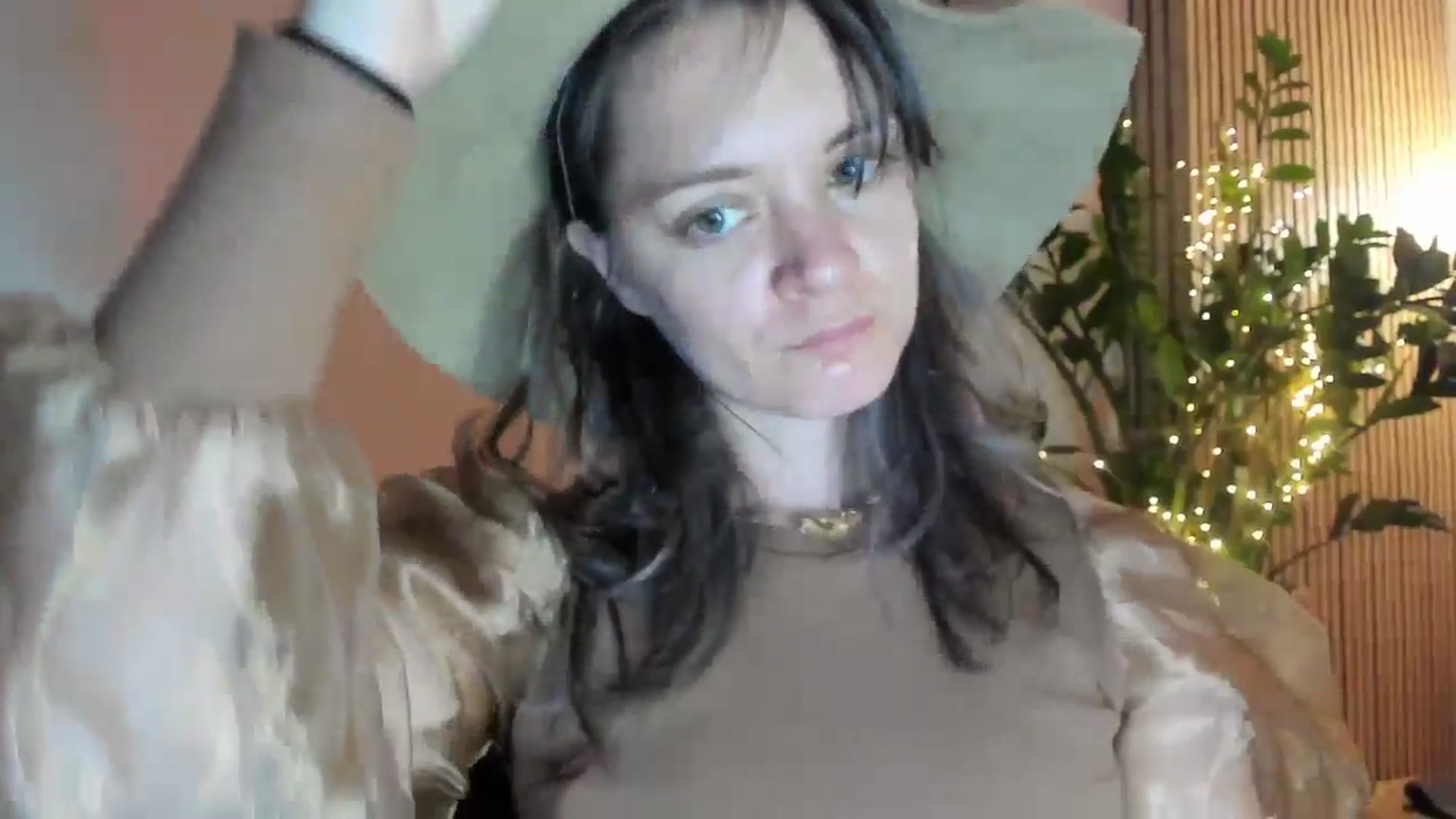 Gallery image thumbnail from FluffinRayRay's myfreecams stream on, 08/09/2024, 01:56 image 2 of 20