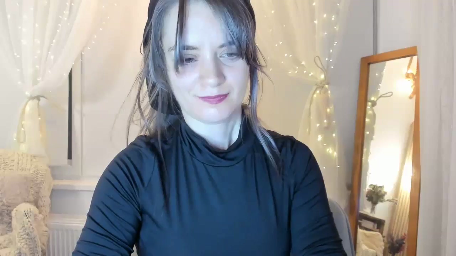 Gallery image thumbnail from FluffinRayRay's myfreecams stream on, 08/11/2024, 24:02 image 14 of 20