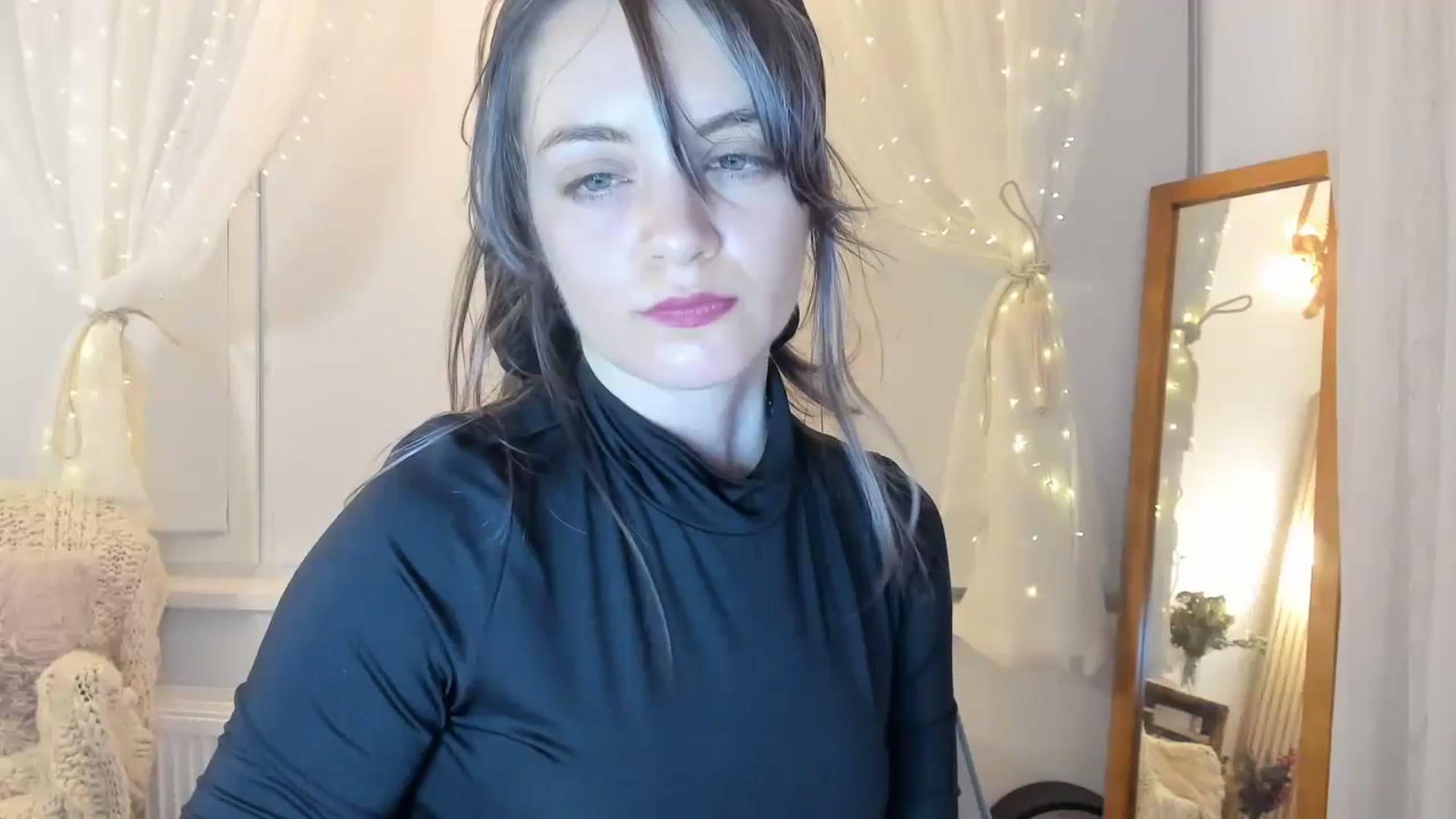Gallery image thumbnail from FluffinRayRay's myfreecams stream on, 08/11/2024, 24:02 image 17 of 20