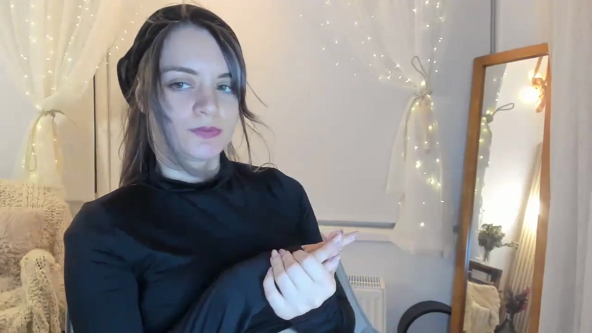 Gallery image thumbnail from FluffinRayRay's myfreecams stream on, 08/11/2024, 01:27 image 19 of 20