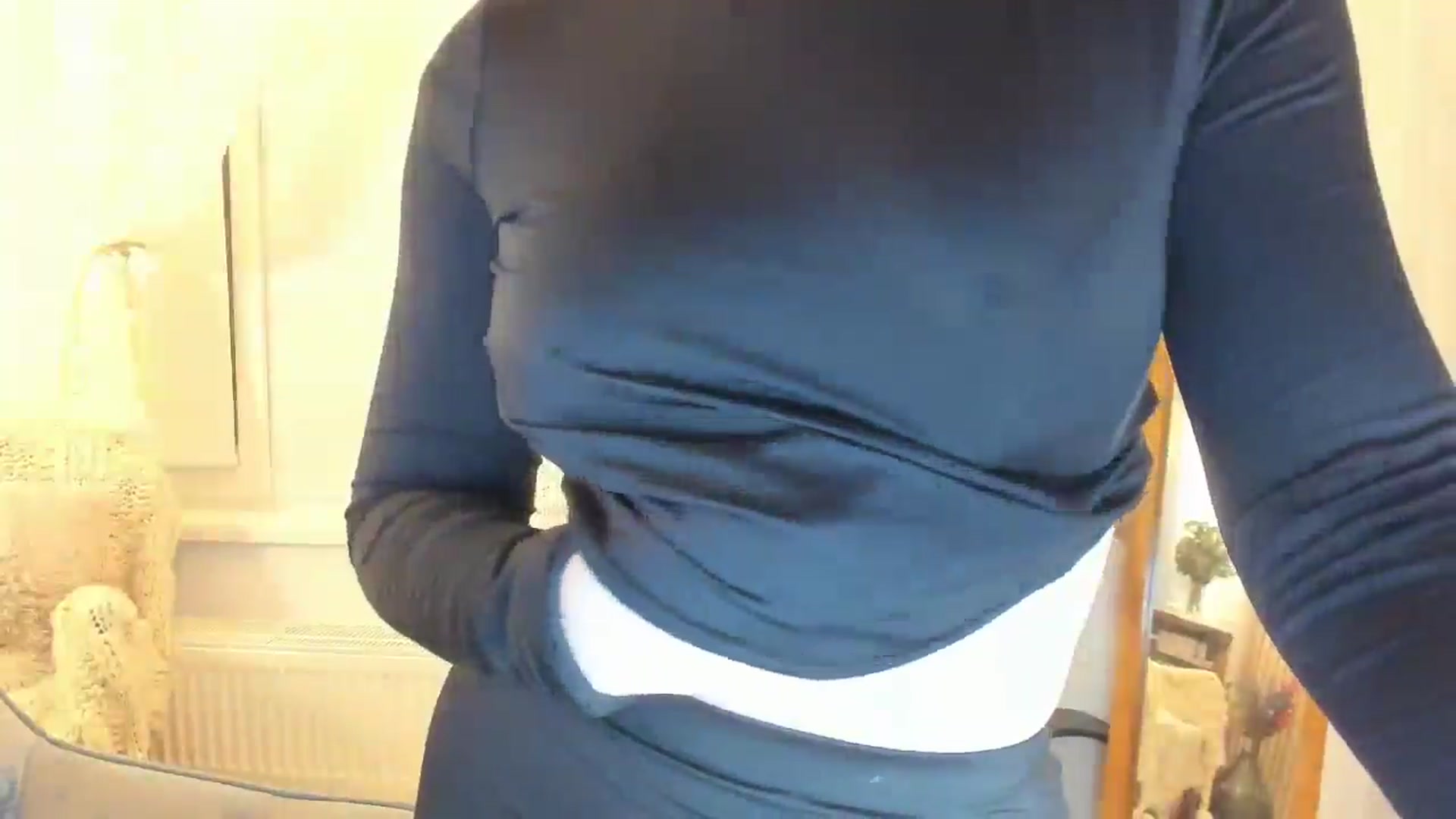 Gallery image thumbnail from FluffinRayRay's myfreecams stream on, 08/11/2024, 01:55 image 10 of 20