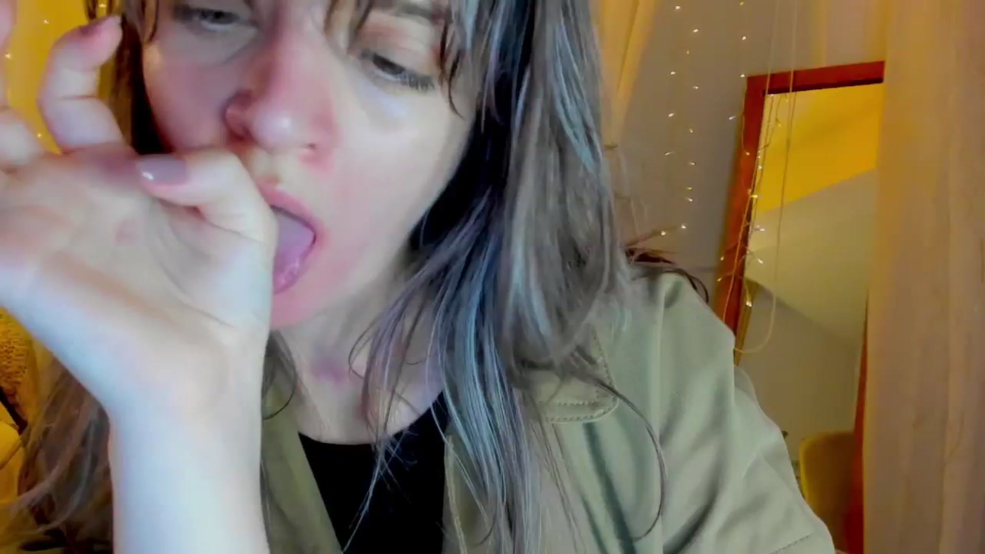 Gallery image thumbnail from FluffinRayRay's myfreecams stream on, 08/18/2024, 02:30 image 16 of 20