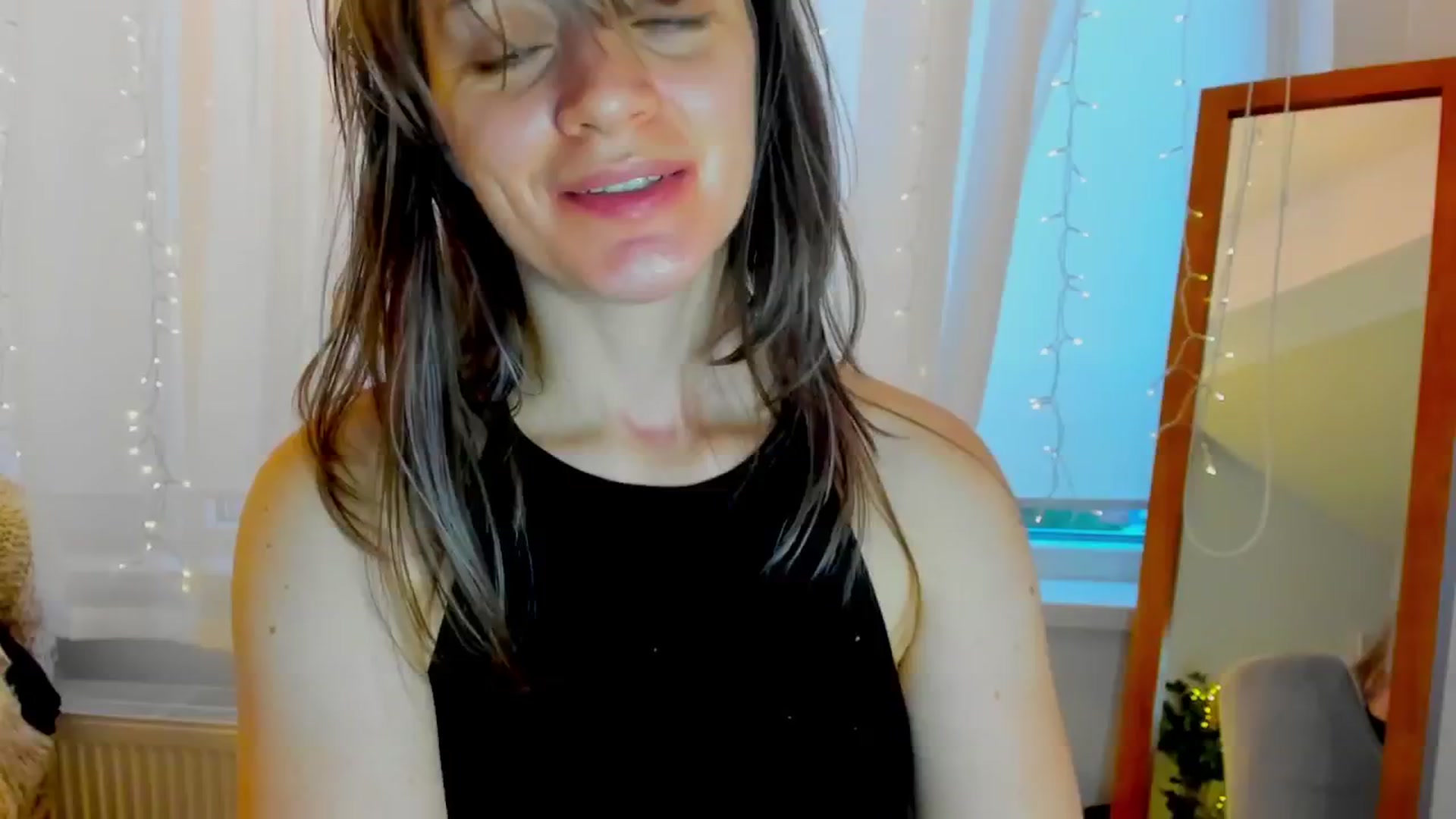 Gallery image thumbnail from FluffinRayRay's myfreecams stream on, 08/18/2024, 03:25 image 20 of 20