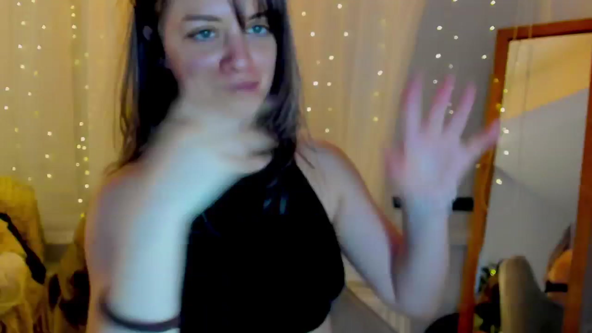 Gallery image thumbnail from FluffinRayRay's myfreecams stream on, 08/18/2024, 03:25 image 2 of 20
