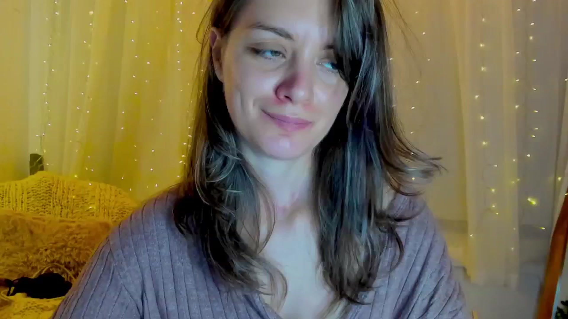 Gallery image thumbnail from FluffinRayRay's myfreecams stream on, 08/20/2024, 02:09 image 7 of 20