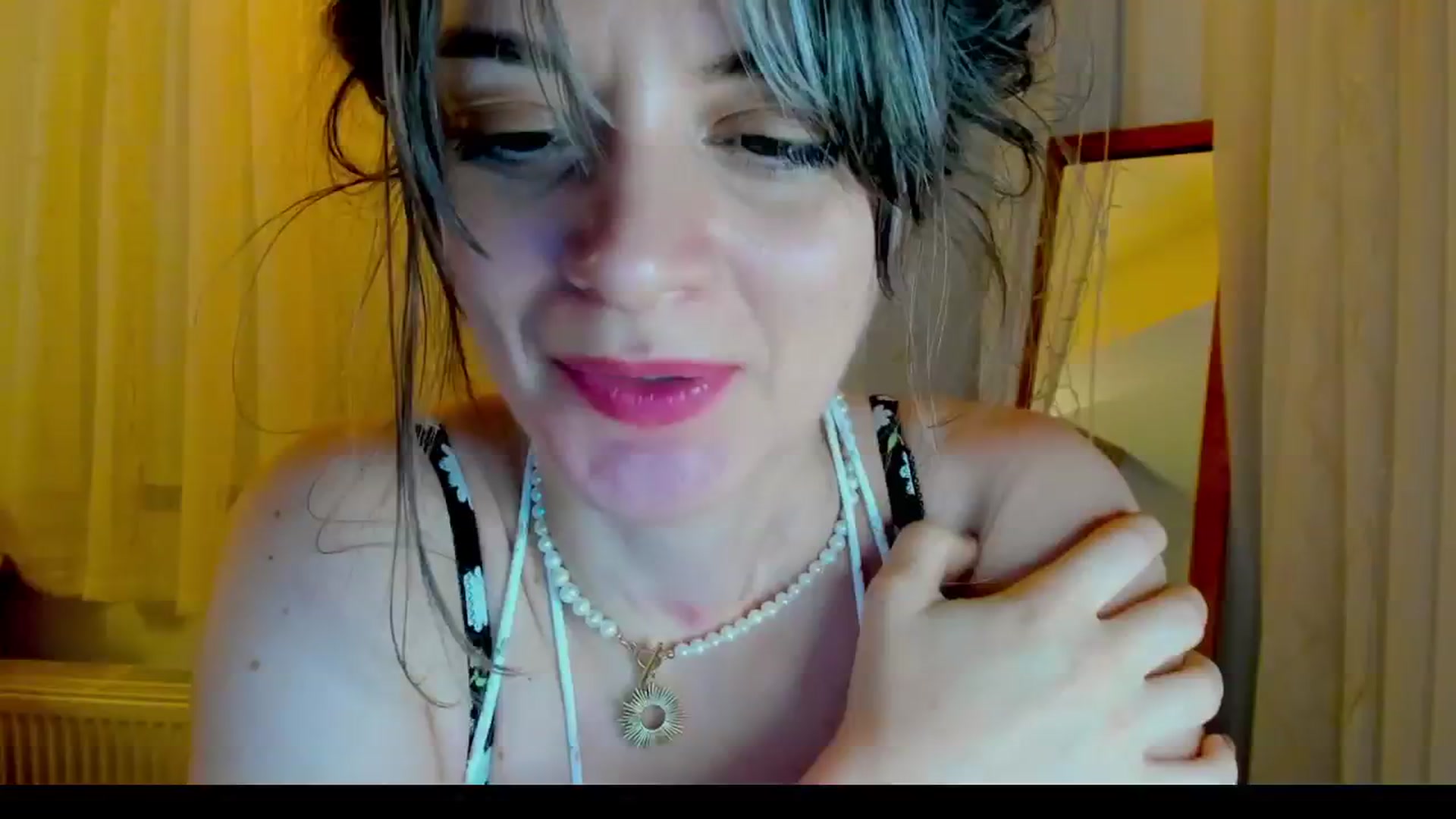 Gallery image thumbnail from FluffinRayRay's myfreecams stream on, 08/23/2024, 03:20 image 4 of 20