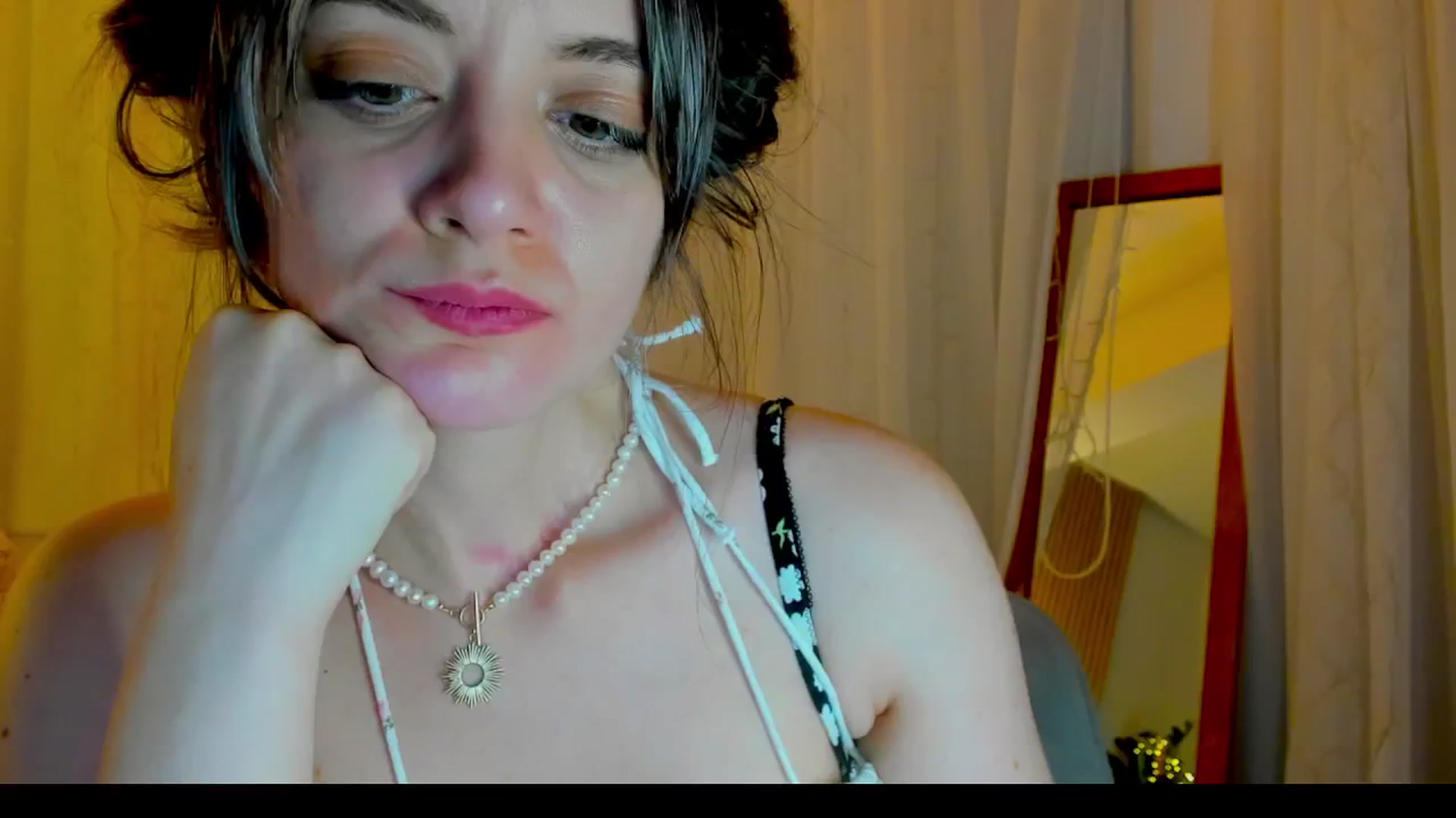 Gallery image thumbnail from FluffinRayRay's myfreecams stream on, 08/23/2024, 03:20 image 6 of 20