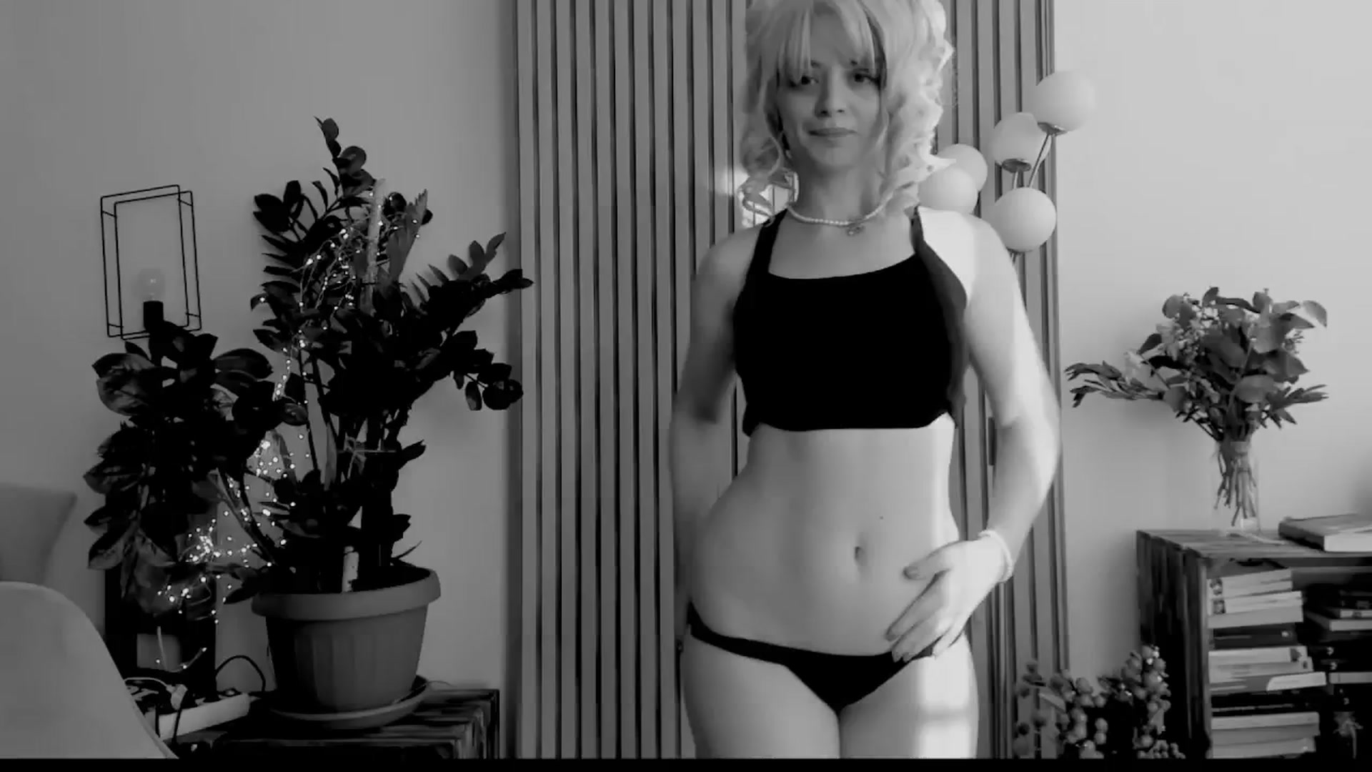 Gallery image thumbnail from FluffinRayRay's myfreecams stream on, 08/25/2024, 04:23 image 14 of 20