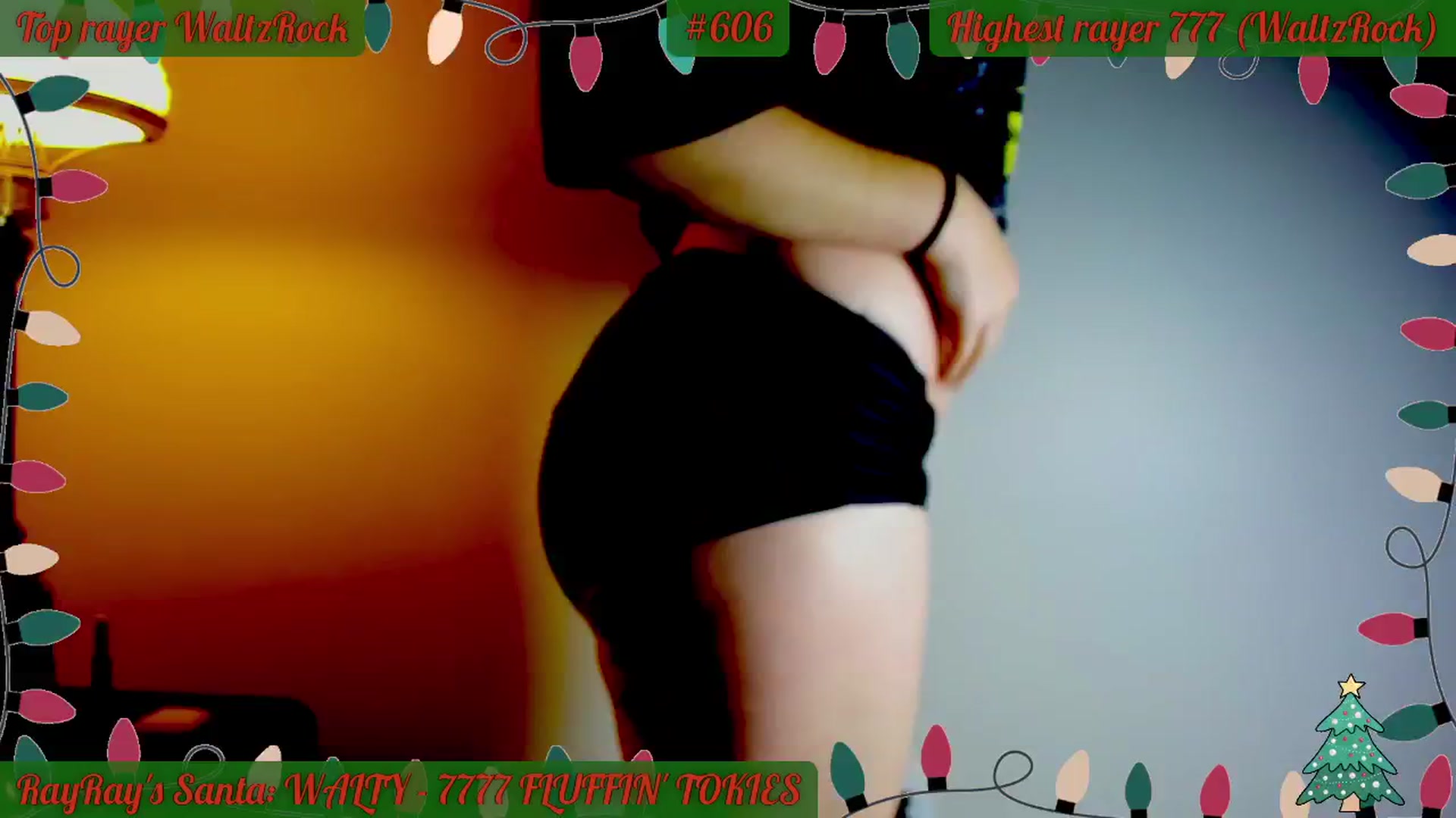 Gallery image thumbnail from FluffinRayRay's myfreecams stream on, 12/11/2024, 03:40 image 17 of 20