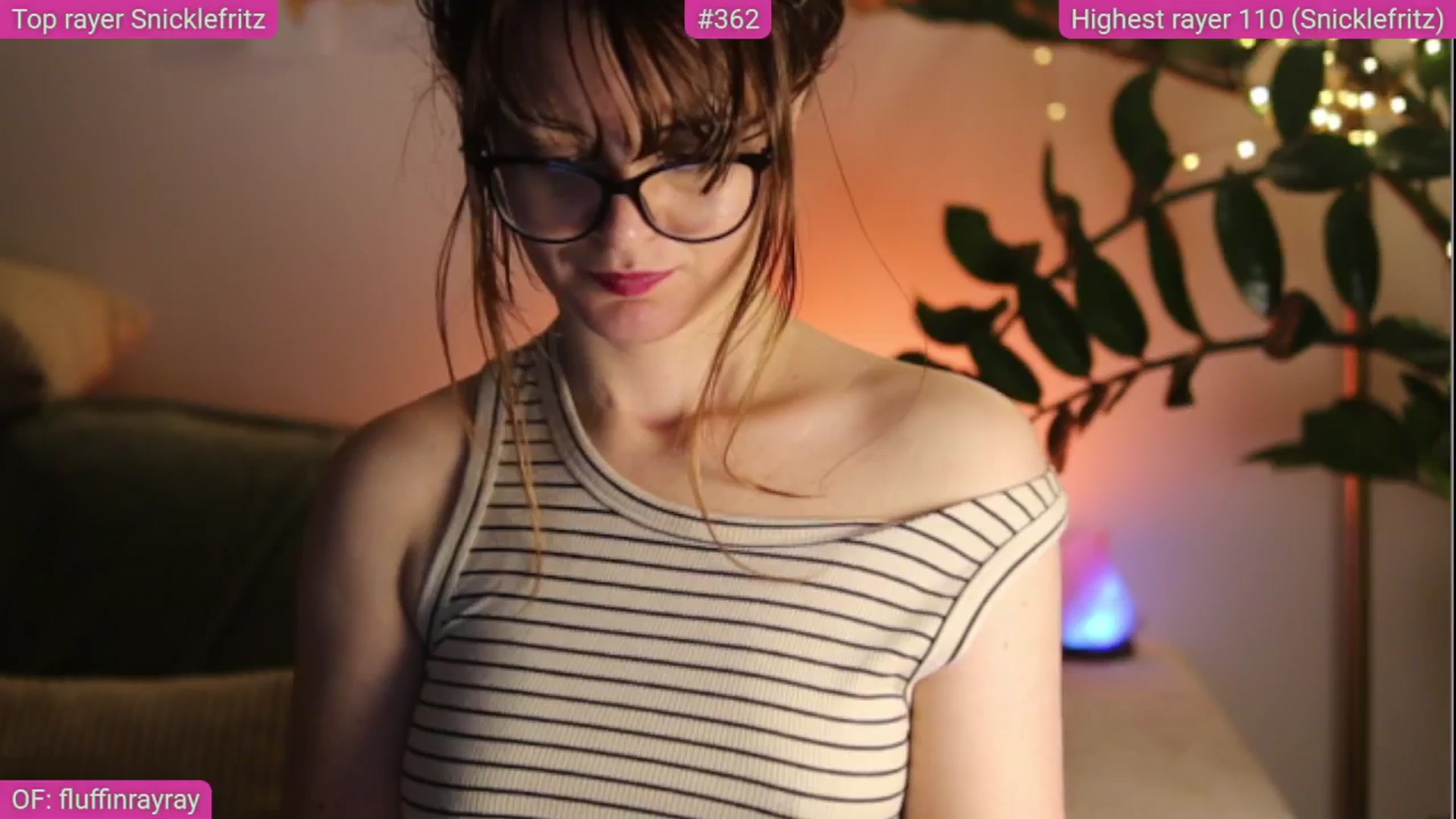Gallery image thumbnail from FluffinRayRay's myfreecams stream on, 03/21/2025, 23:56 image 17 of 20