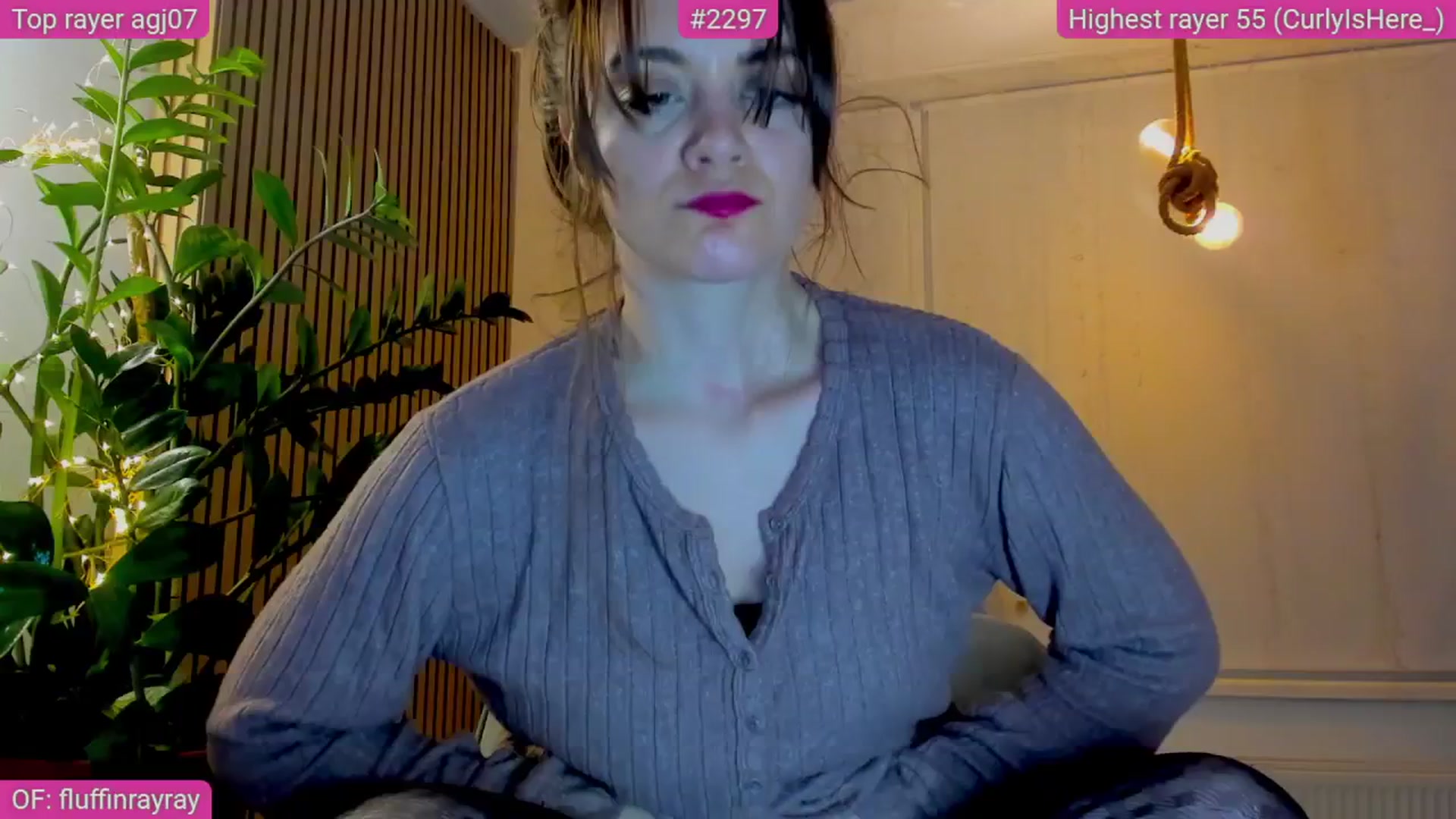 Gallery image thumbnail from FluffinRayRay's myfreecams stream on, 05/19/2025, 24:09 image 7 of 20