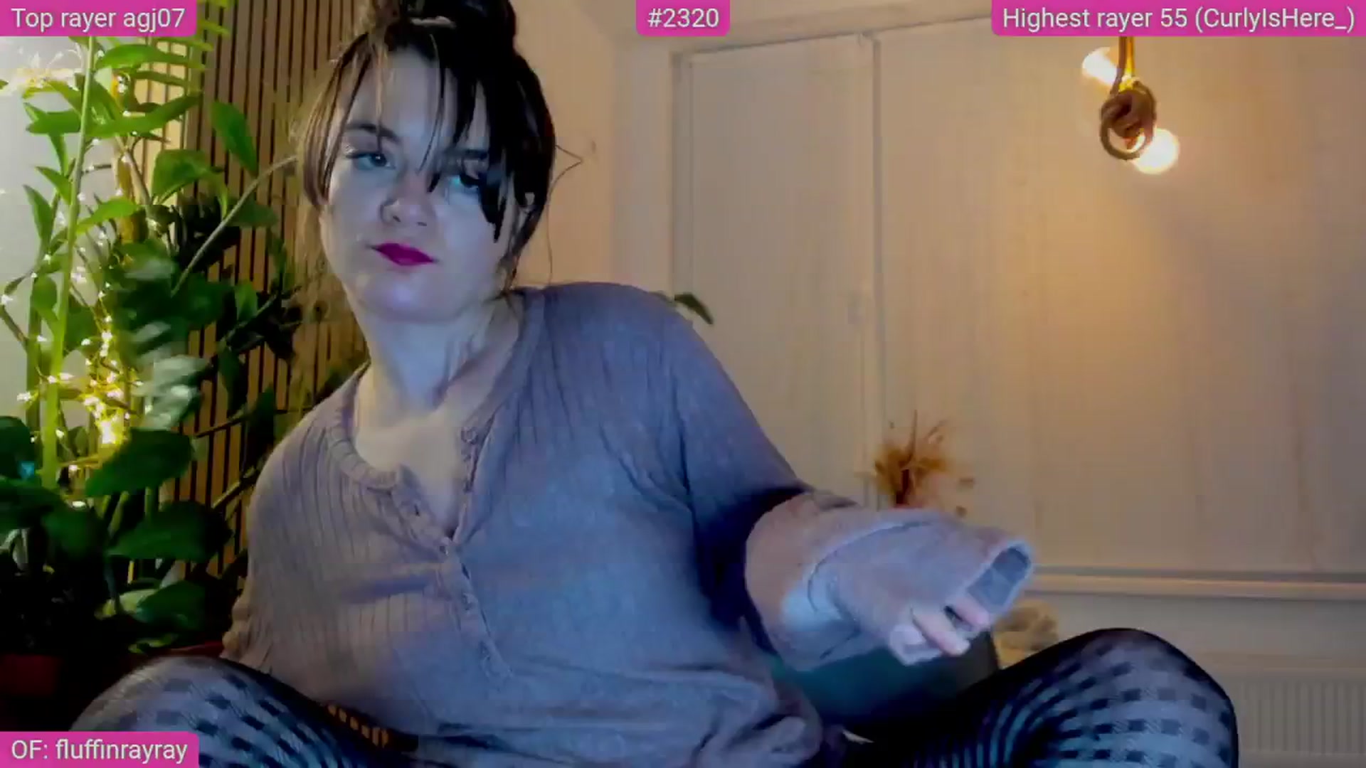 Gallery image thumbnail from FluffinRayRay's myfreecams stream on, 05/19/2025, 24:09 image 5 of 20