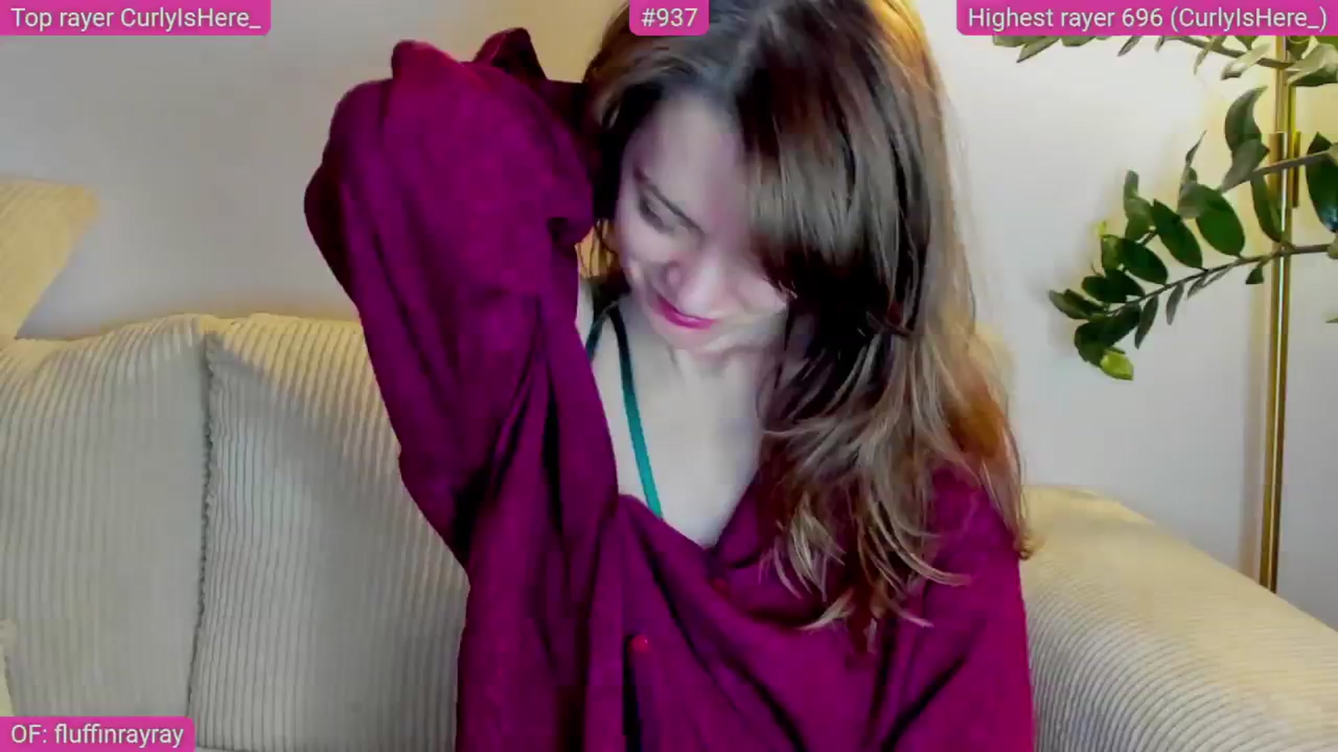 Gallery image thumbnail from FluffinRayRay's myfreecams stream on, 05/29/2025, 24:03 image 13 of 20
