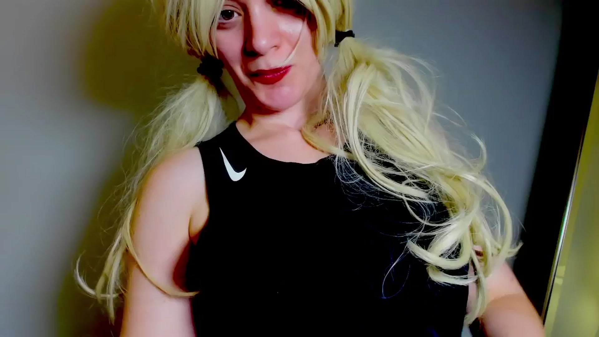 Gallery image thumbnail from FluffinRayRay's myfreecams stream on, 10/02/2025, 24:01 image 5 of 20