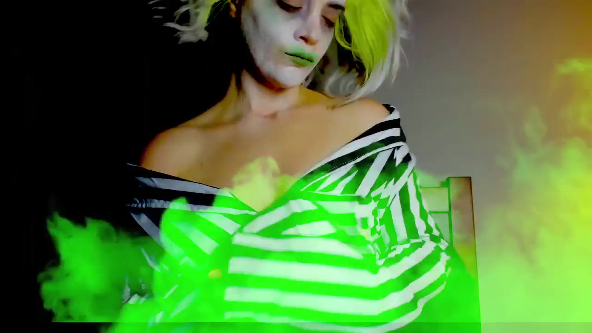 Gallery image thumbnail from FluffinRayRay's myfreecams stream on, 10/06/2025, 01:35 image 6 of 20