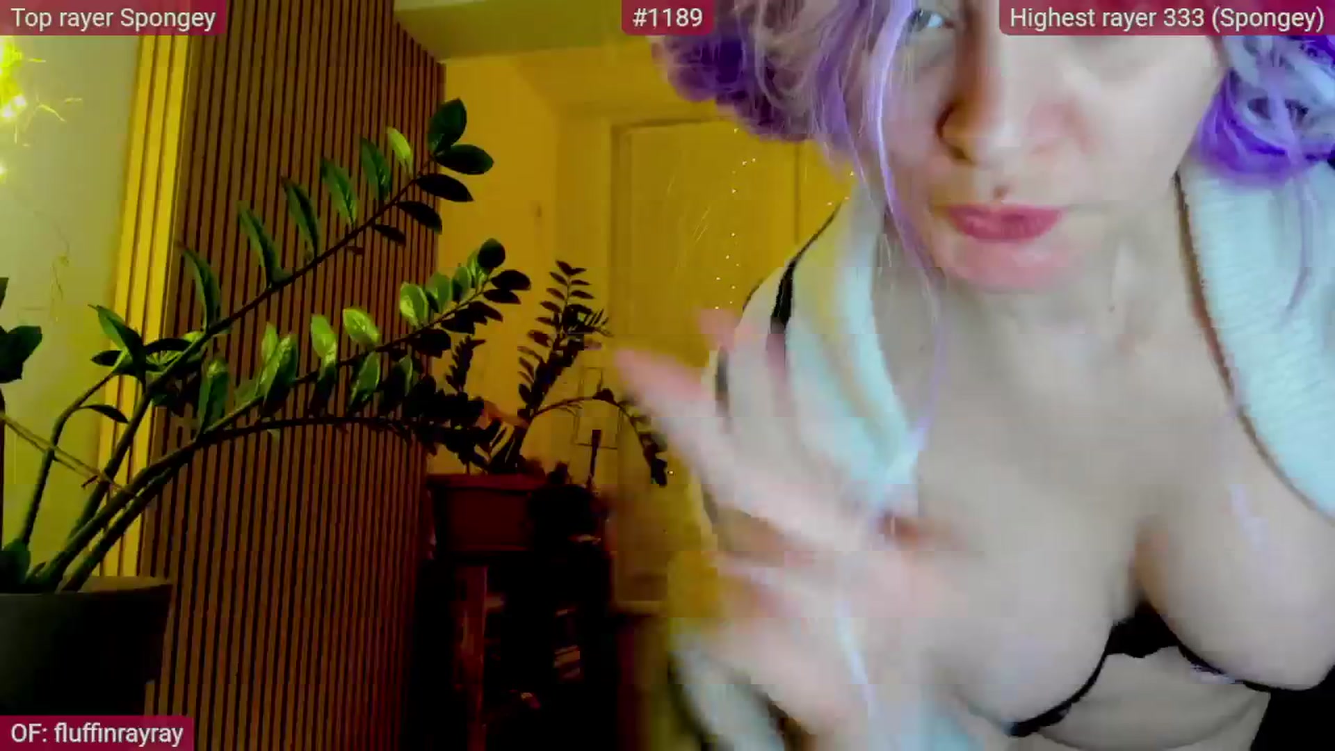 Gallery image thumbnail from FluffinRayRay's myfreecams stream on, 12/29/2025, 03:06 image 10 of 20