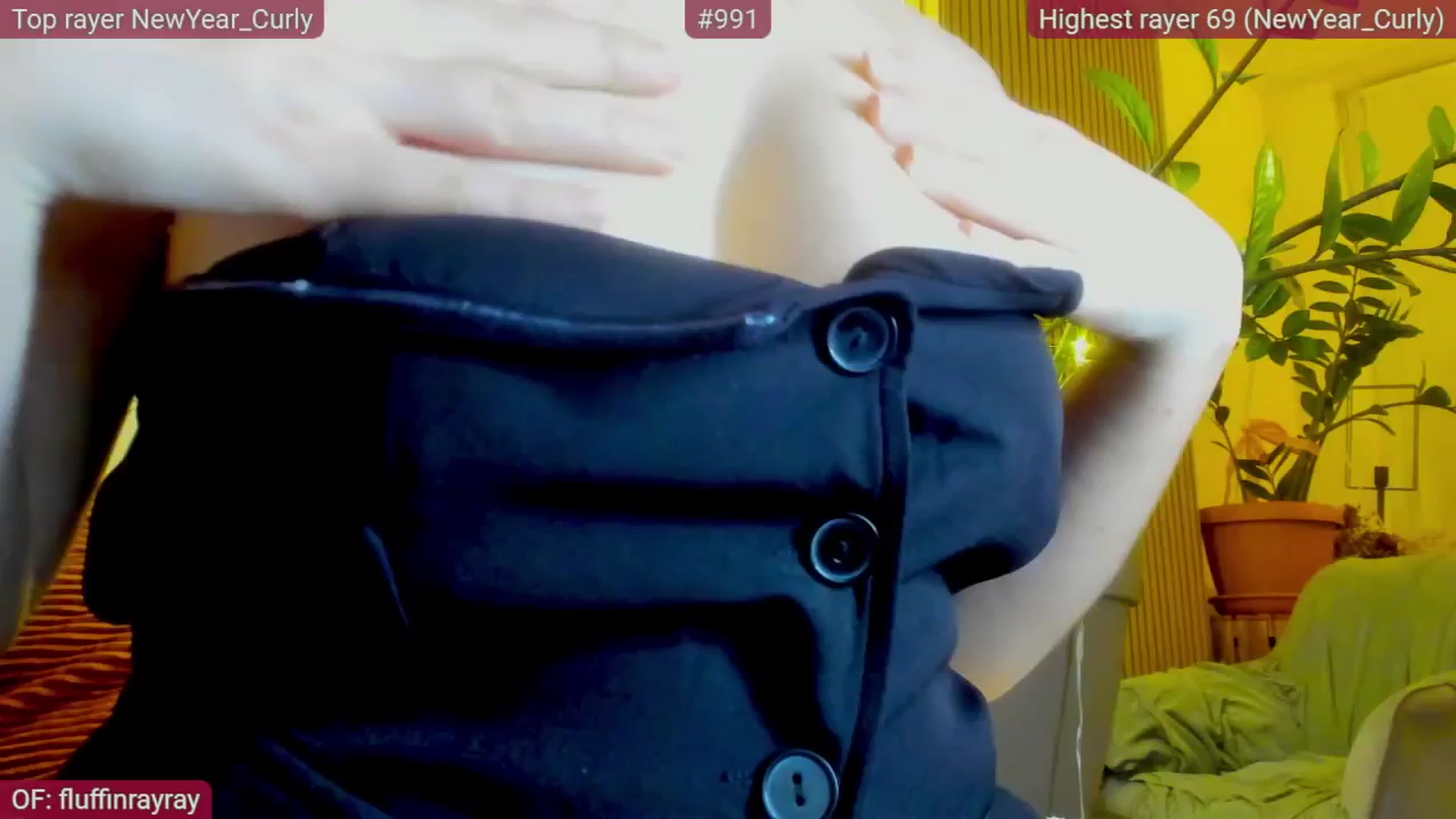 Gallery image thumbnail from FluffinRayRay's myfreecams stream on, 01/31/2026, 24:53 image 12 of 20